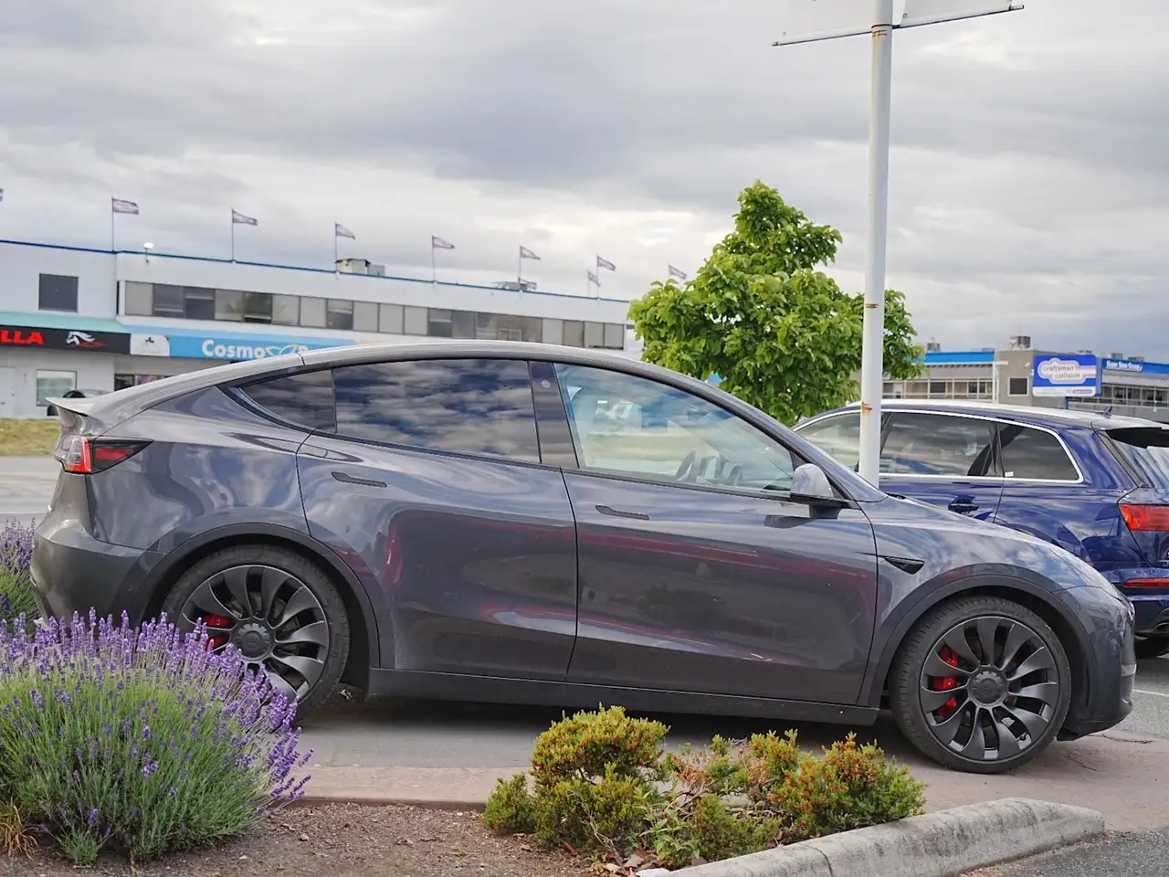 Tesla Model Y fotografie Tesla Model Y