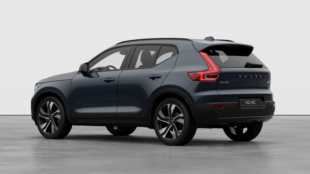 2026 Volvo XC40 Plus (Dark Theme) alt 2