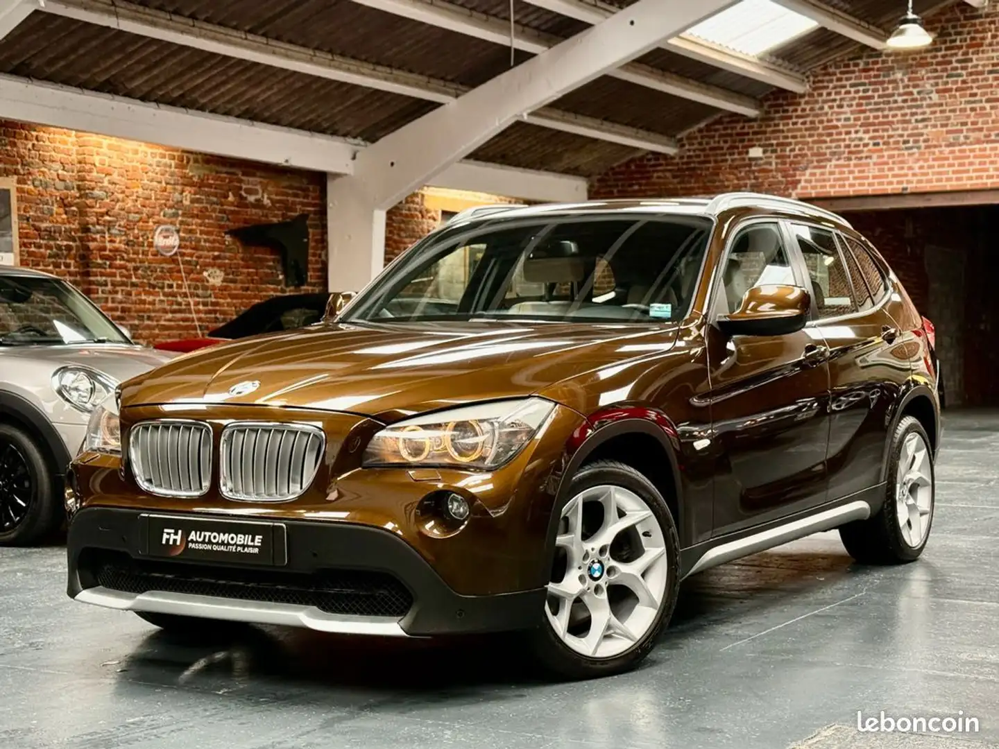 BMW X1 xDrive 28i 2.0L 245 ch Première main Sièges chauffants, Régulateur Historique exclusif État exceptionnel - 1