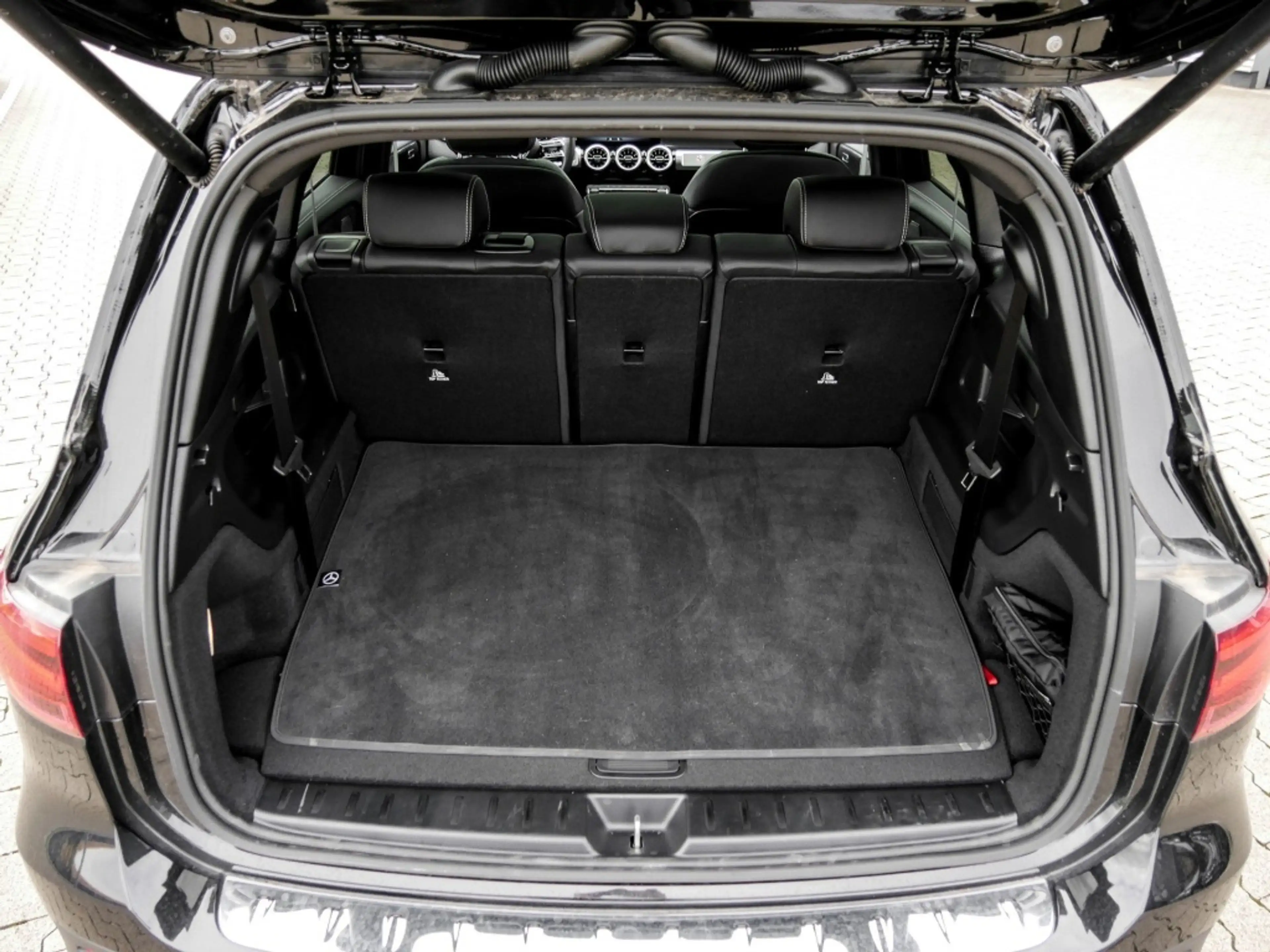 Mercedes-Benz GLB 220 d 4M AMG-Sport/Pano/Technik/7.Sitze/AHK — photo 15