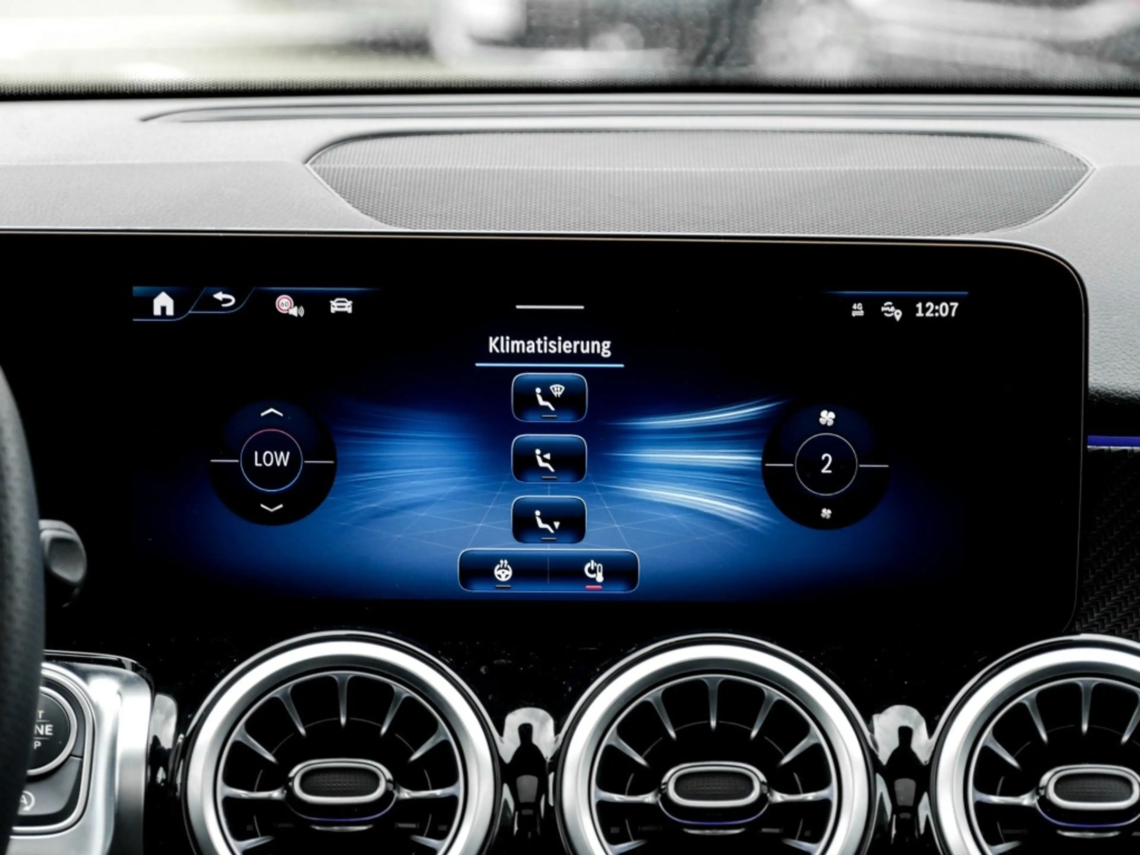 Mercedes-Benz GLB 220 d 4M AMG-Sport/Pano/Technik/7.Sitze/AHK — photo 9