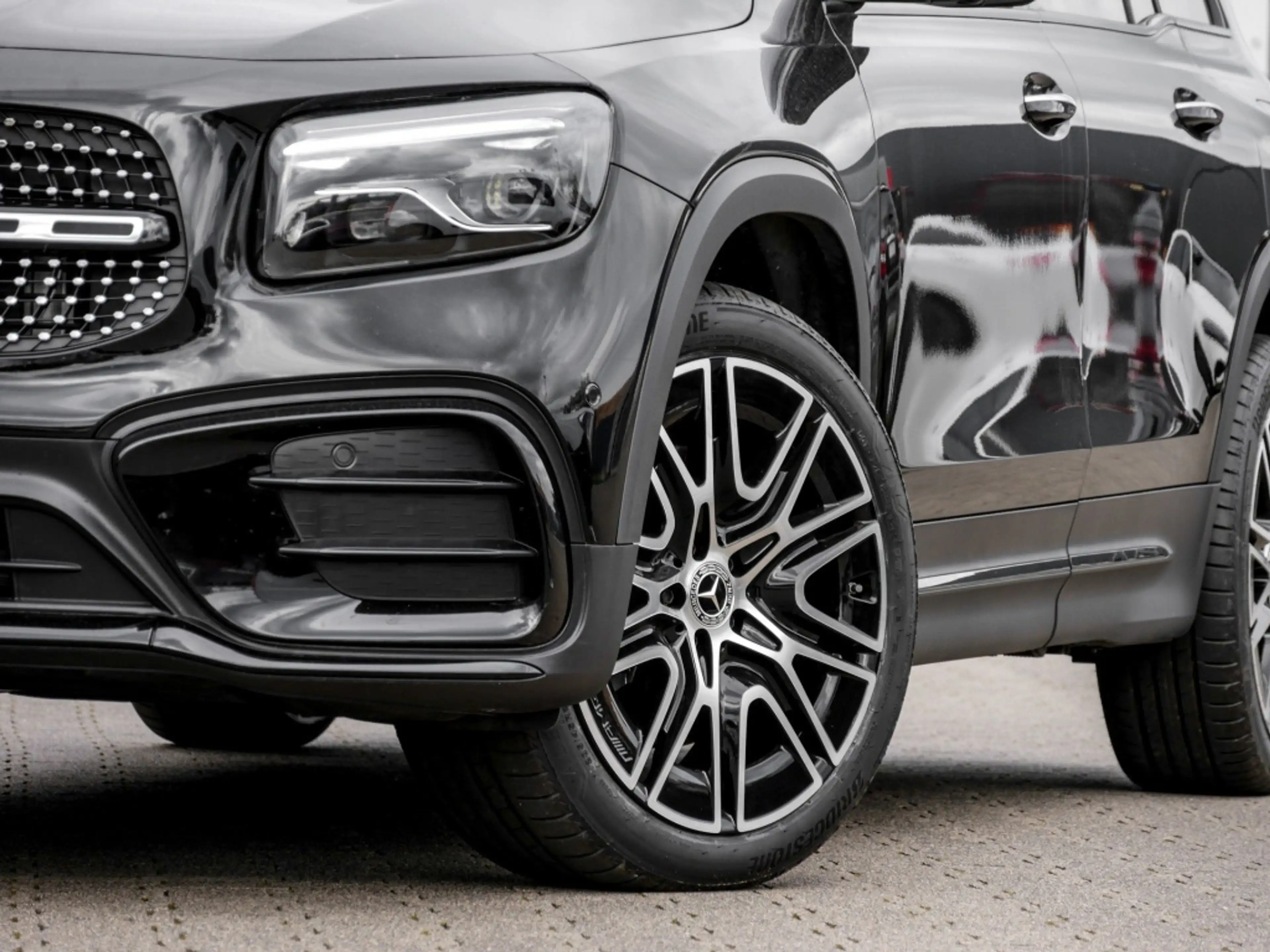 Mercedes-Benz GLB 220 d 4M AMG-Sport/Pano/Technik/7.Sitze/AHK — photo 6