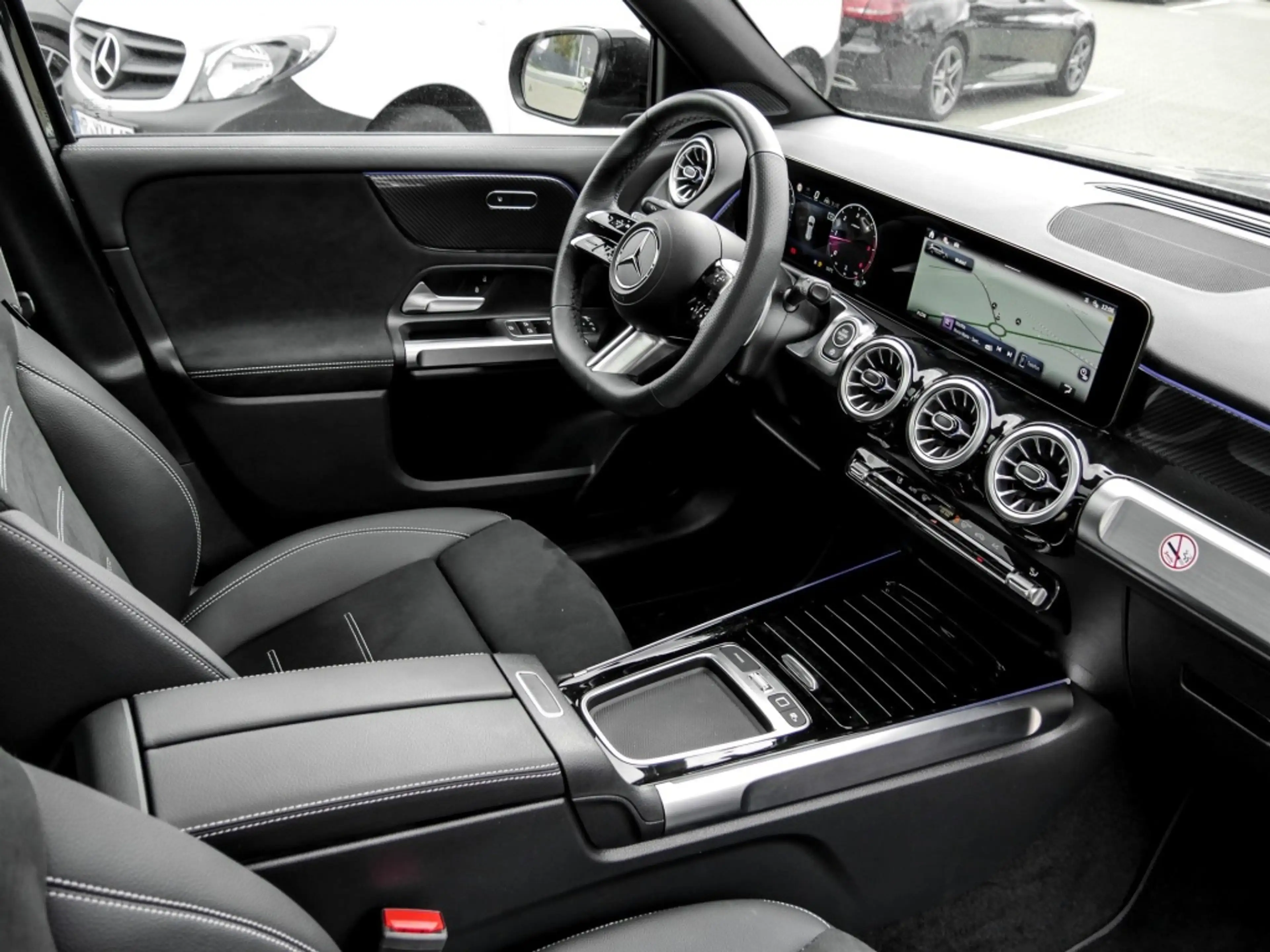 Mercedes-Benz GLB 220 d 4M AMG-Sport/Pano/Technik/7.Sitze/AHK — photo 4