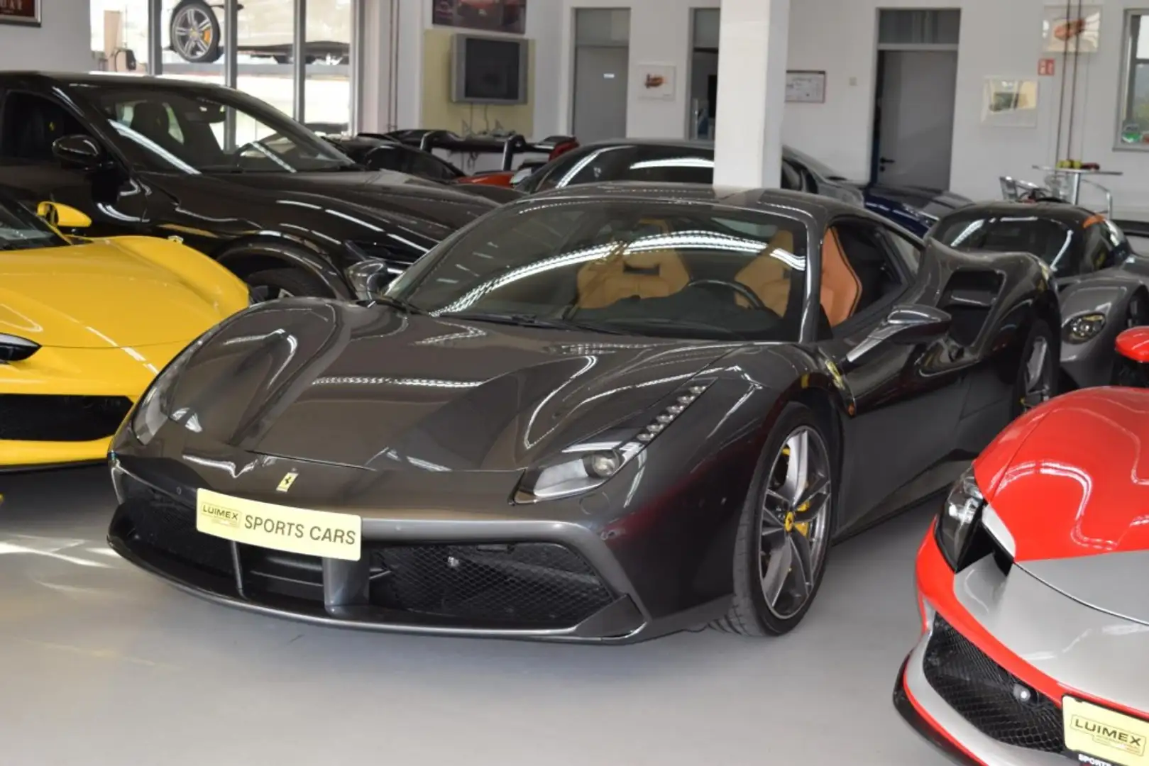 Ferrari 488 Carbon Paket * Racingsitze * Lifting LED Szary - 1