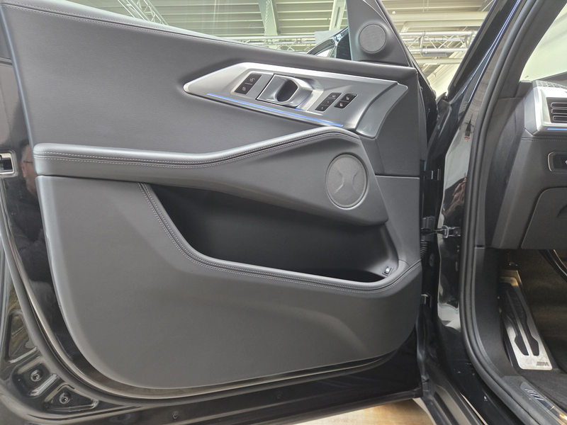 BMW XM 50e AHK 23Zoll DrivingProf ServiceInclusive5J — photo 18