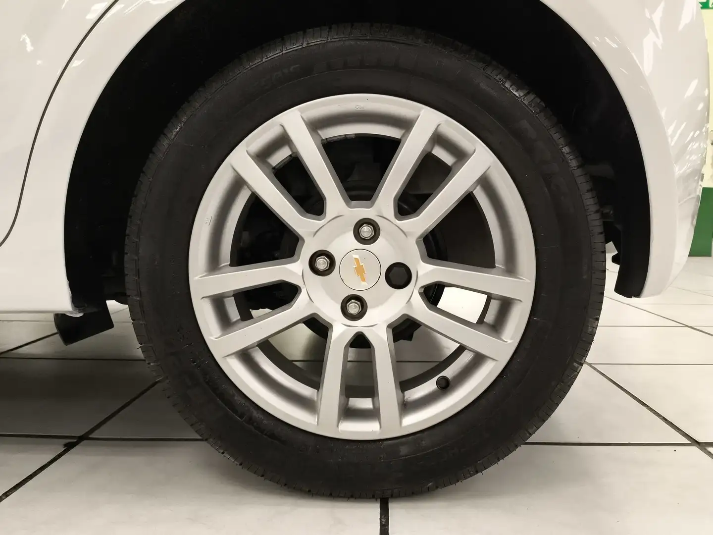 Chevrolet Aveo 1.4 16v LT+ Aut. Biały - 2