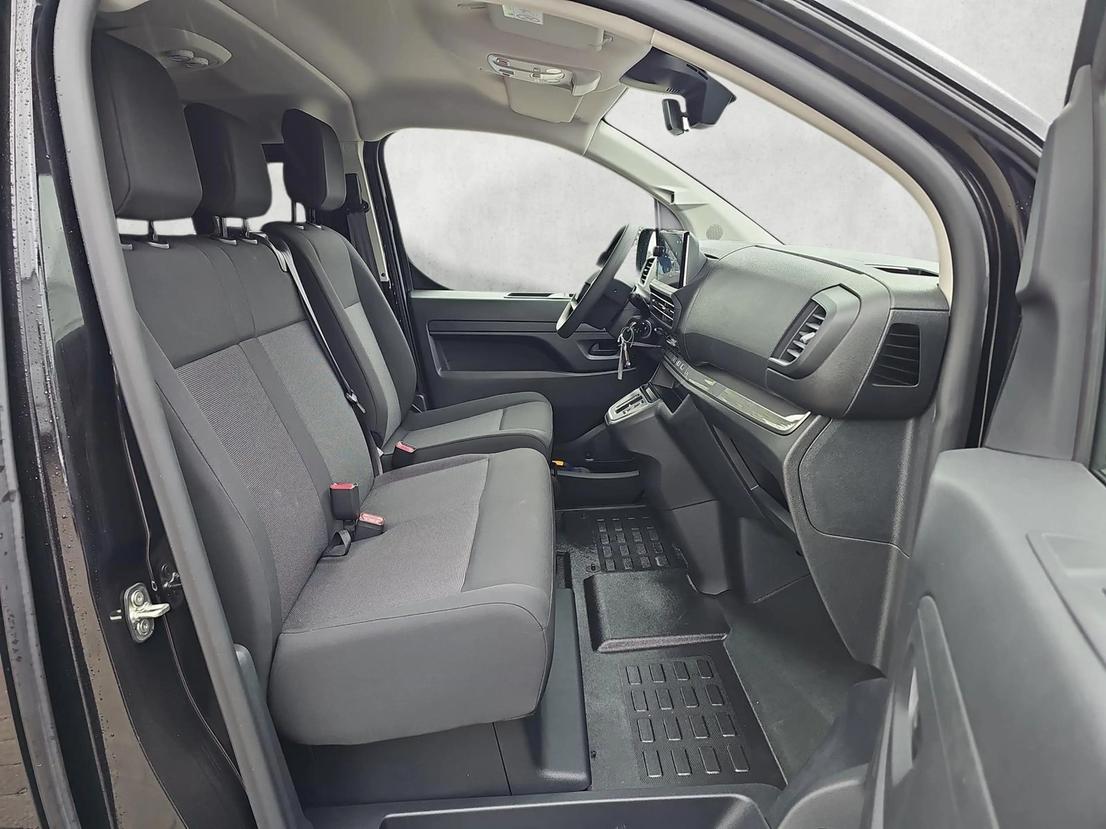 Opel Vivaro XL Kombi 2.2 Diesel Autom. Navi / Kamera 132 kW... — photo 10