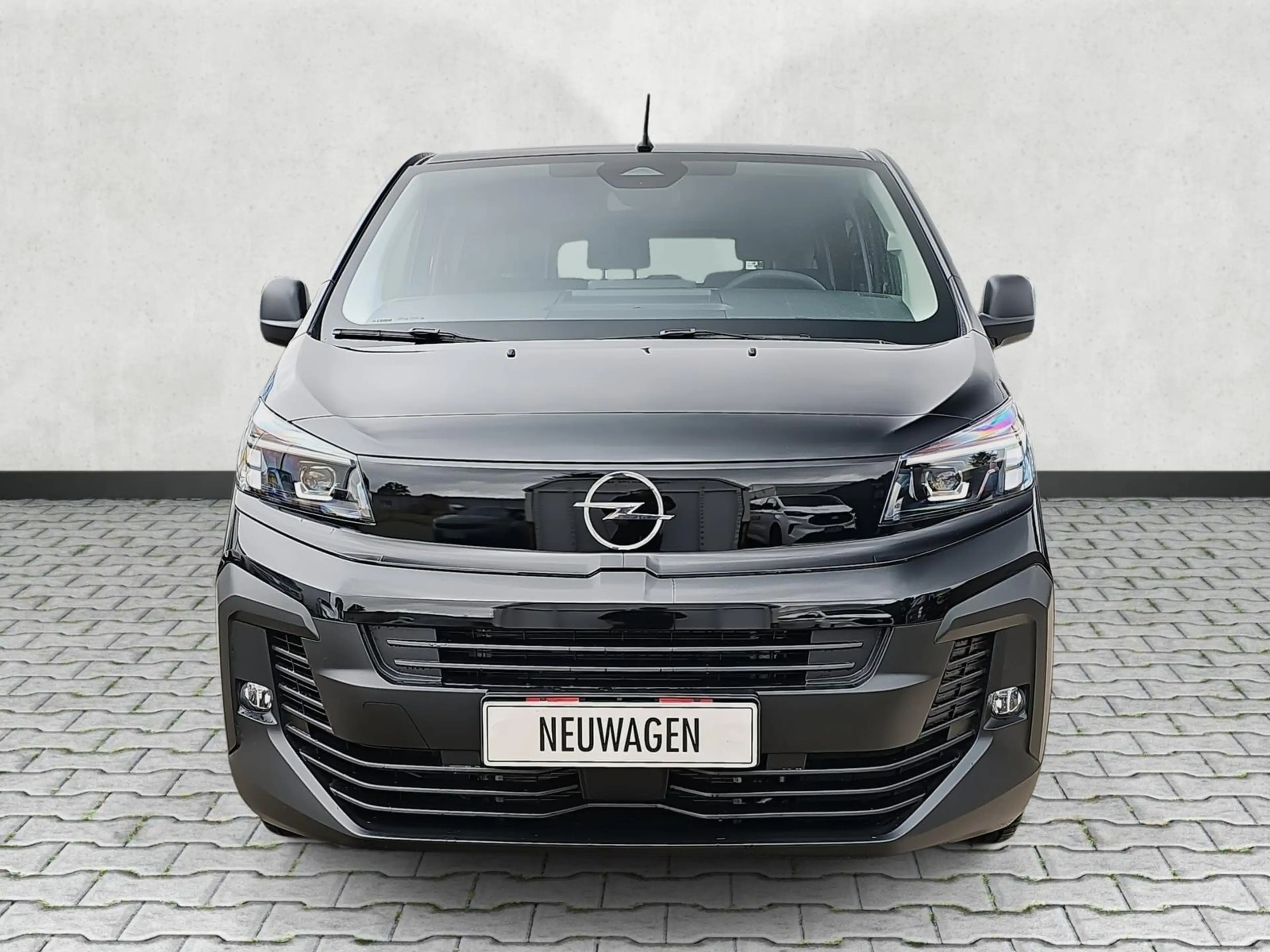 Opel Vivaro XL Kombi 2.2 Diesel Autom. Navi / Kamera 132 kW... — photo 2
