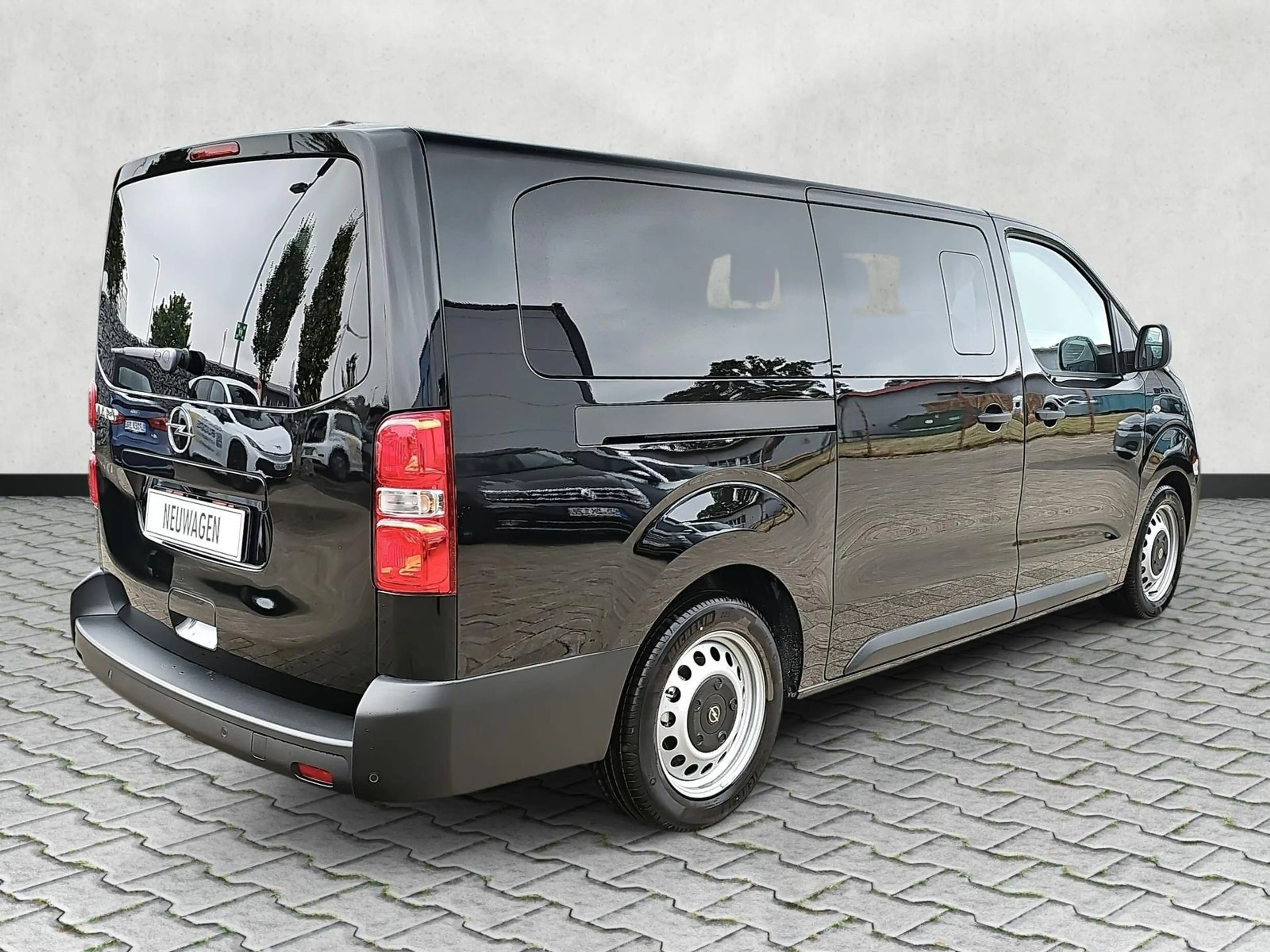 Opel Vivaro XL Kombi 2.2 Diesel Autom. Navi / Kamera 132 kW... — photo 7