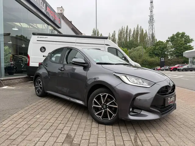 Toyota Yaris Yaris 1.5i HYBRID // ADAPTIEVE CRUISE CONTROLE // SFEERVERLICHTING