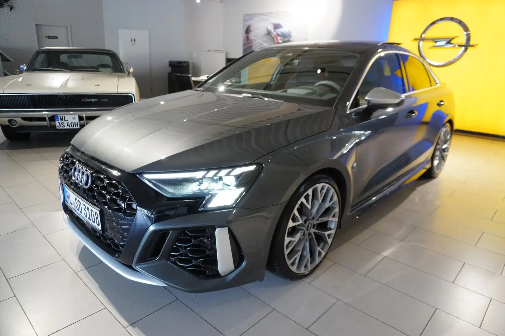 Audi RS3 Lim. 2.5 TFSI quattro*Glasdach* Grau - 2