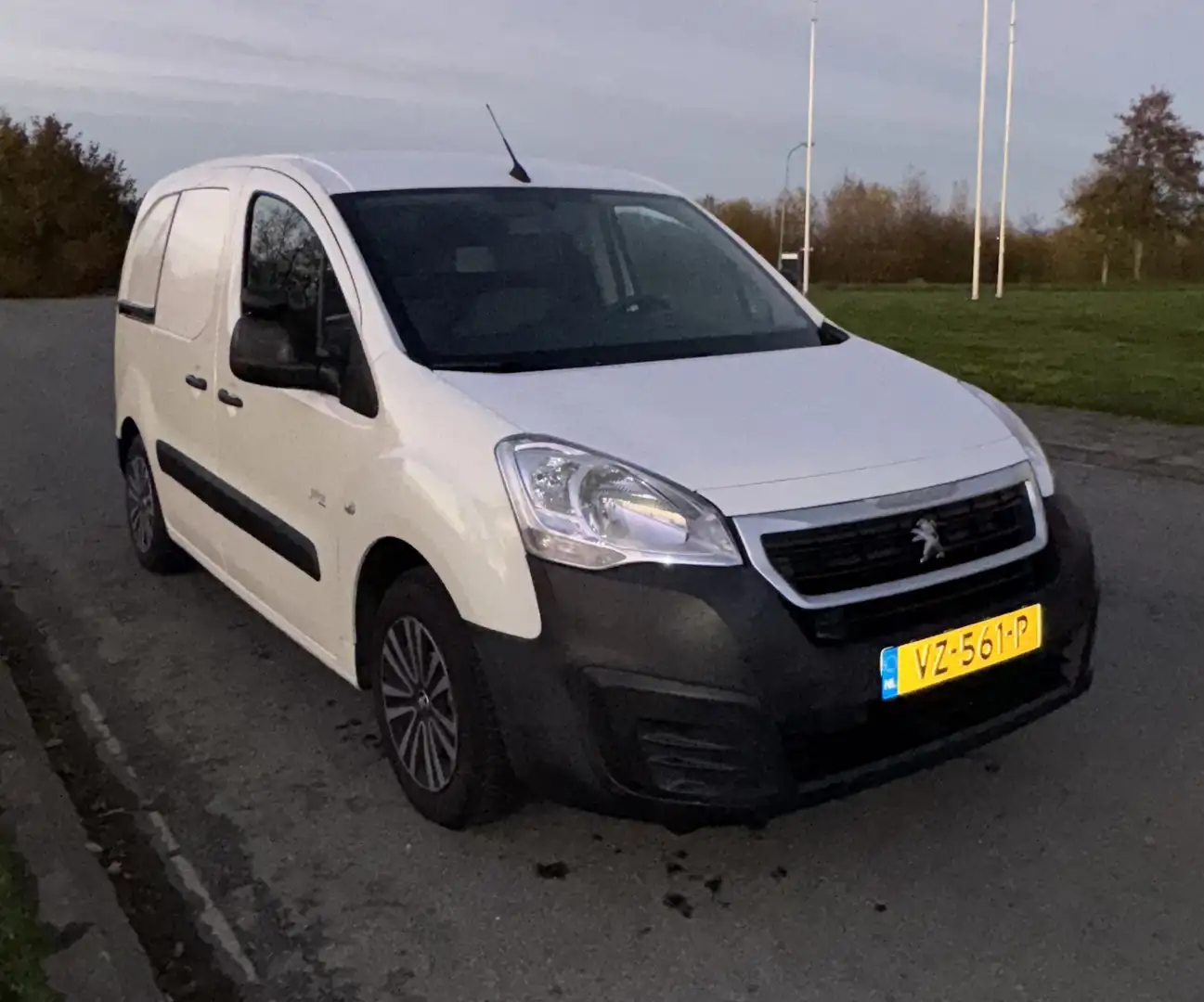 Peugeot Partner 1.6 BlueHDi L1 Premium Airco/carplay/cruise/alarm - 2