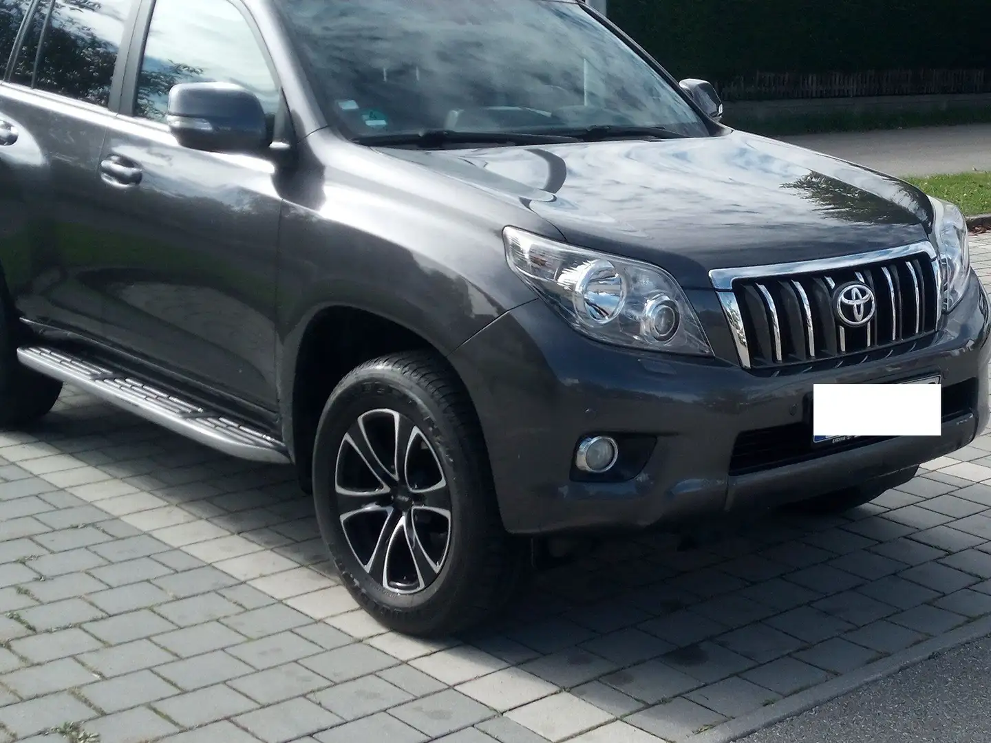 Toyota Land Cruiser Land Cruiser Diesel  5-Türer 3.0 D-4D Automatik Gris - 2