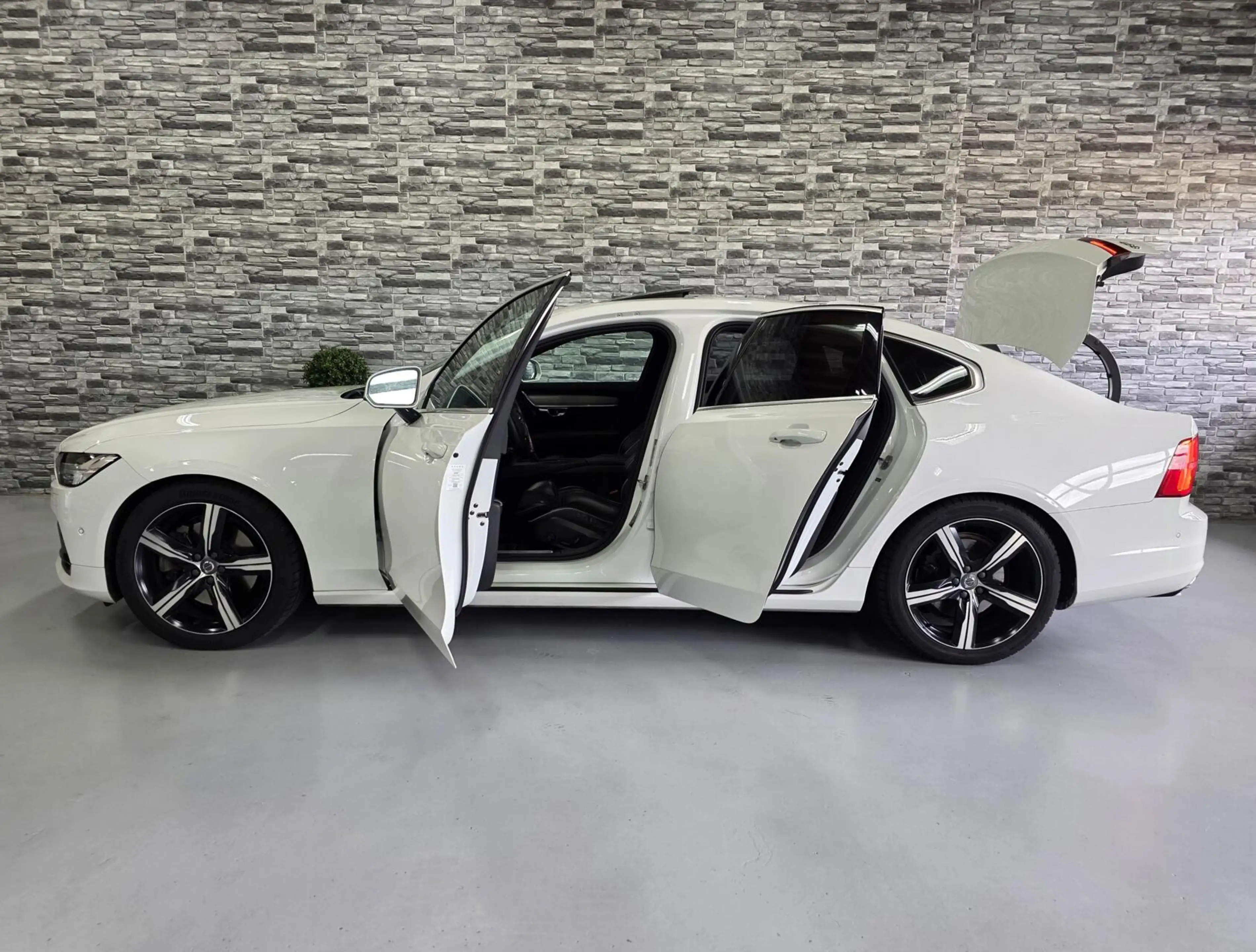 Volvo S90 2.0 T6 AWD Inscription R Design *320PK*Ice white*! — photo 4