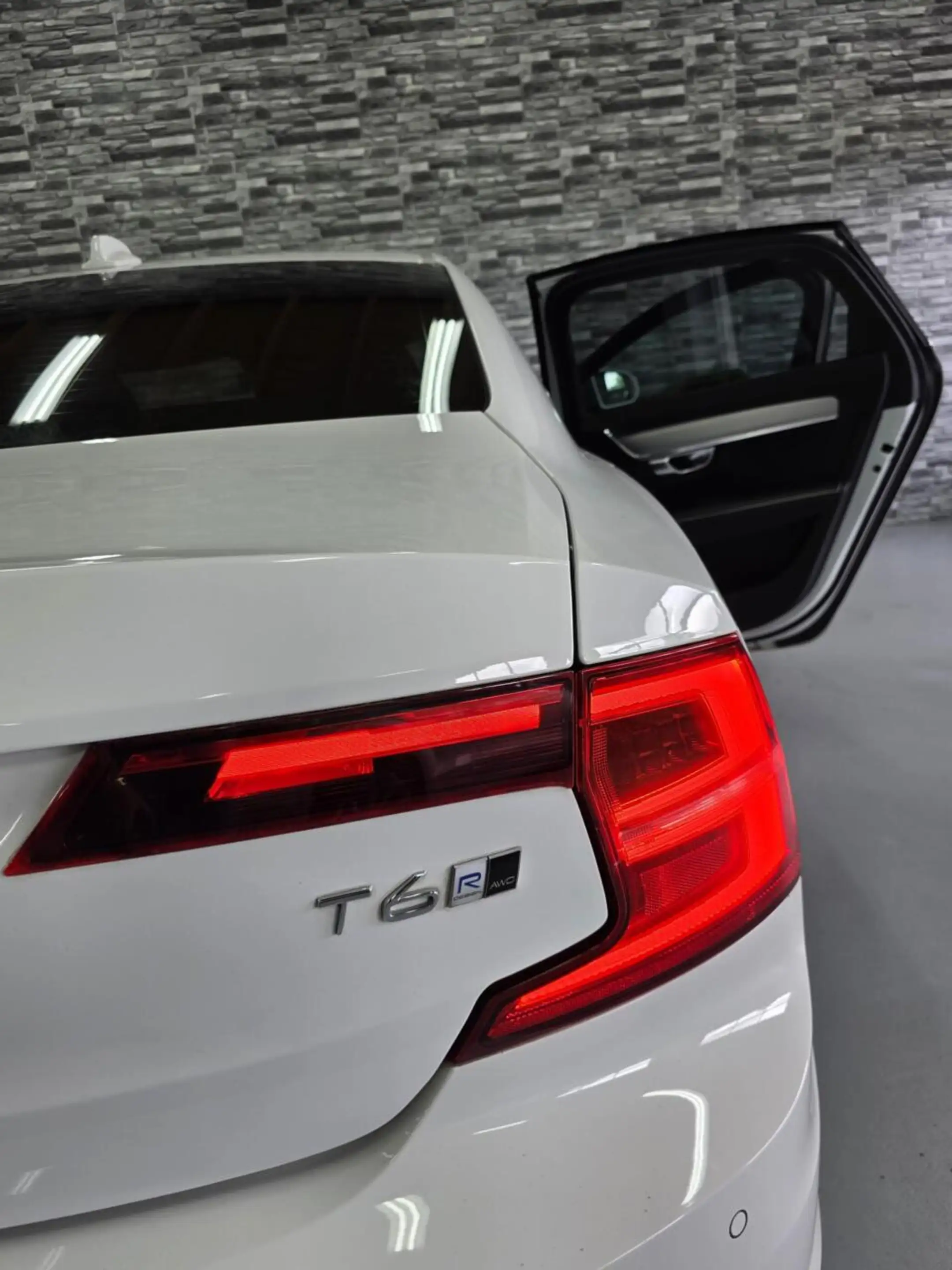 Volvo S90 2.0 T6 AWD Inscription R Design *320PK*Ice white*! — photo 9