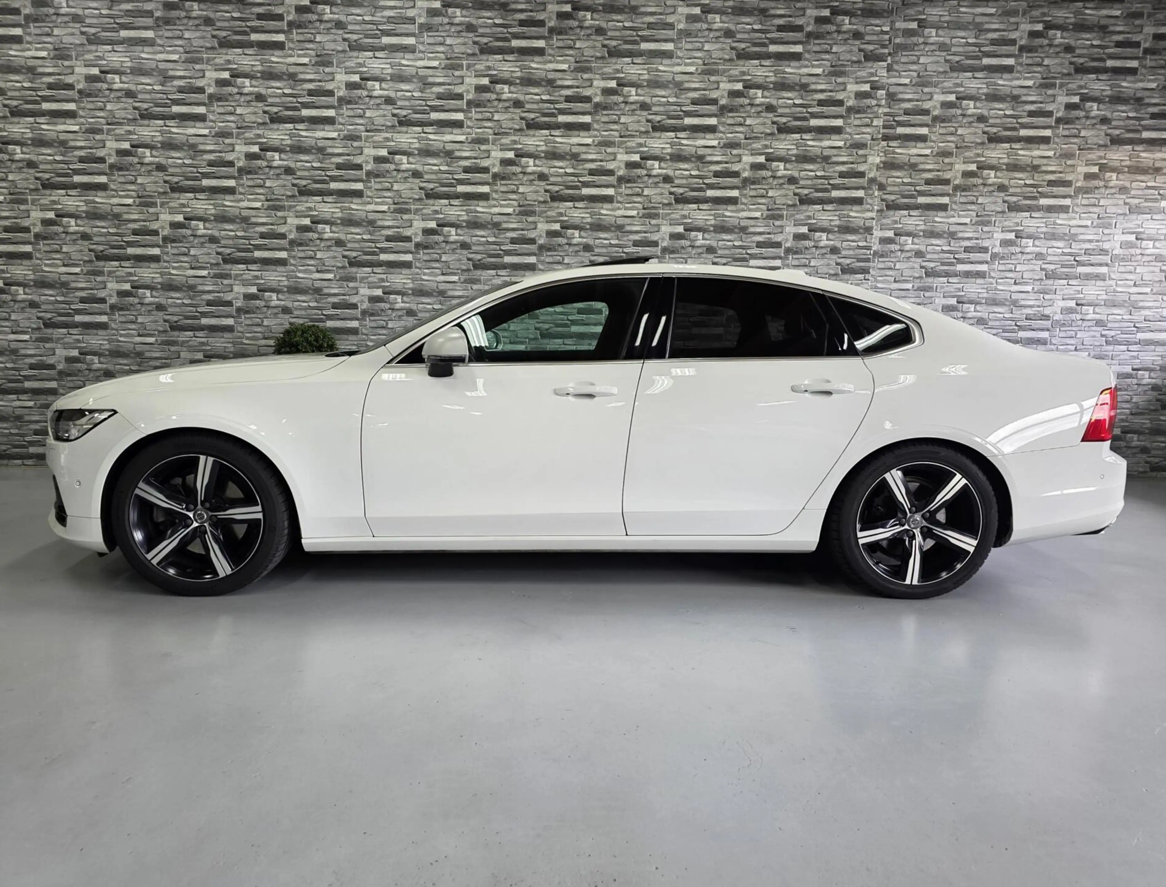 Volvo S90 2.0 T6 AWD Inscription R Design *320PK*Ice white*! — photo 3