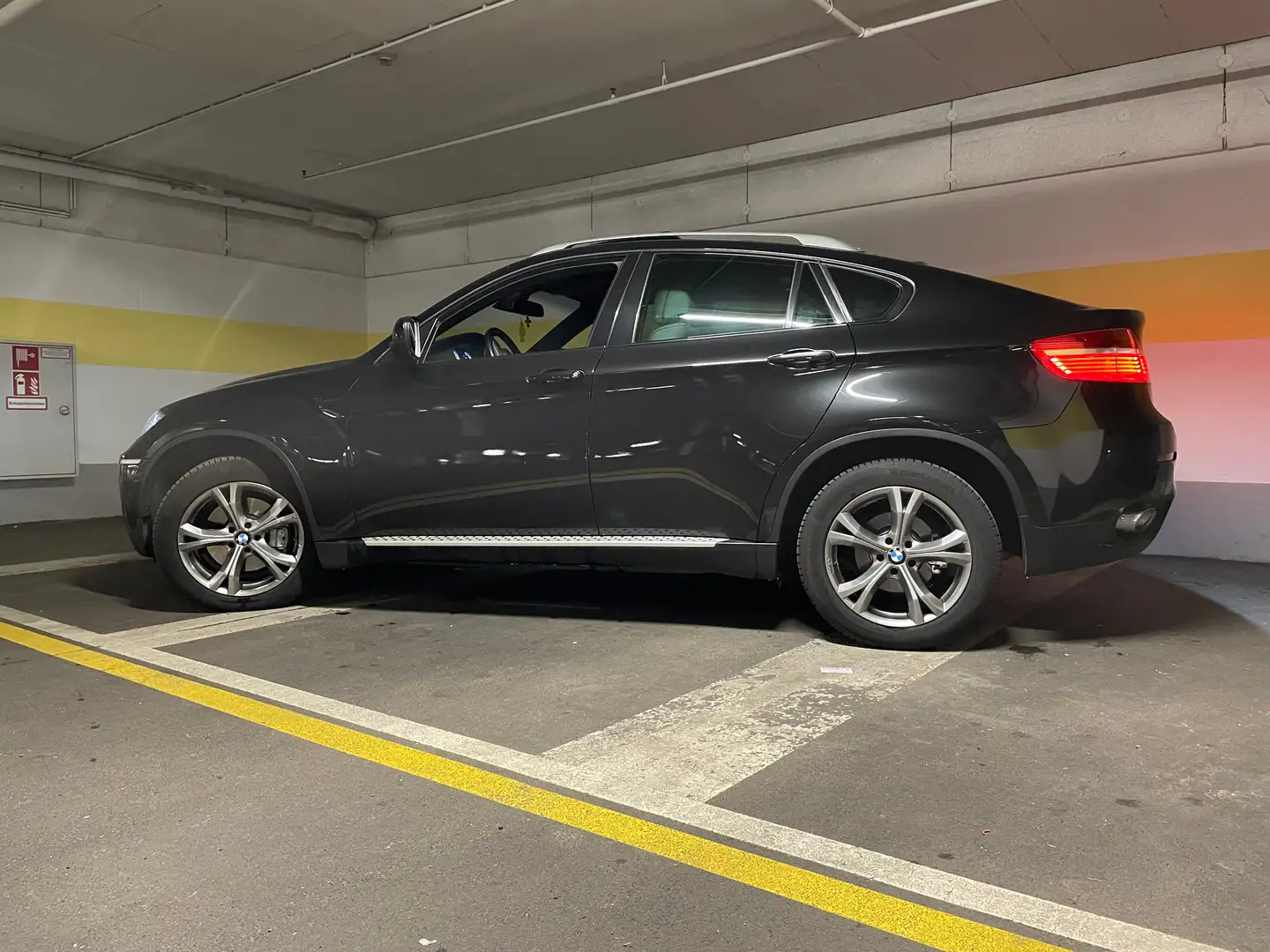 BMW X6 X6 xDrive40d Österreich-Paket Aut. Schwarz - 2