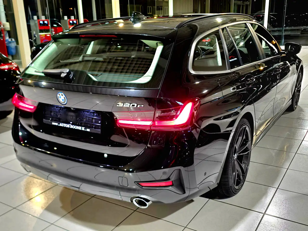 BMW 320 Hybride 320e PHEV/ Led lichts/ 33gCo /Leder /Dab, миниатюра 7