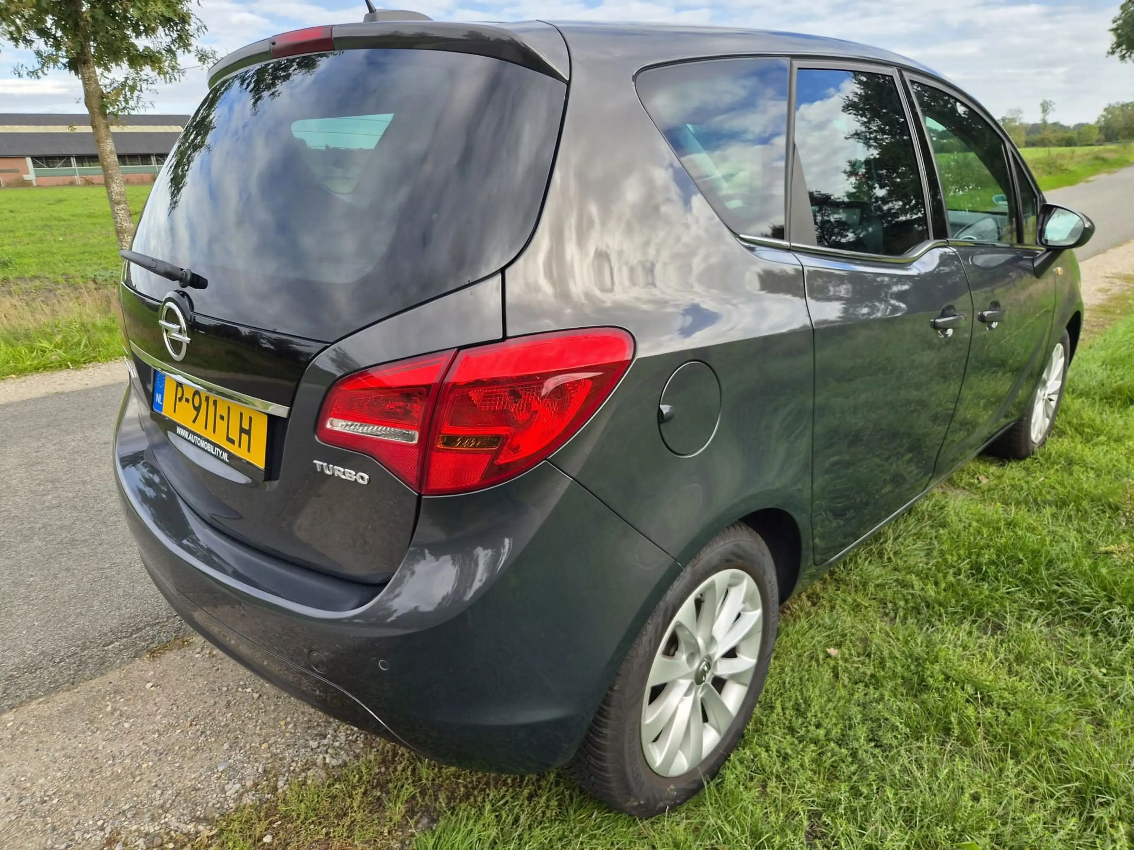 Opel Meriva 1.4 Turbo Cosmo prachtige staat — photo 2