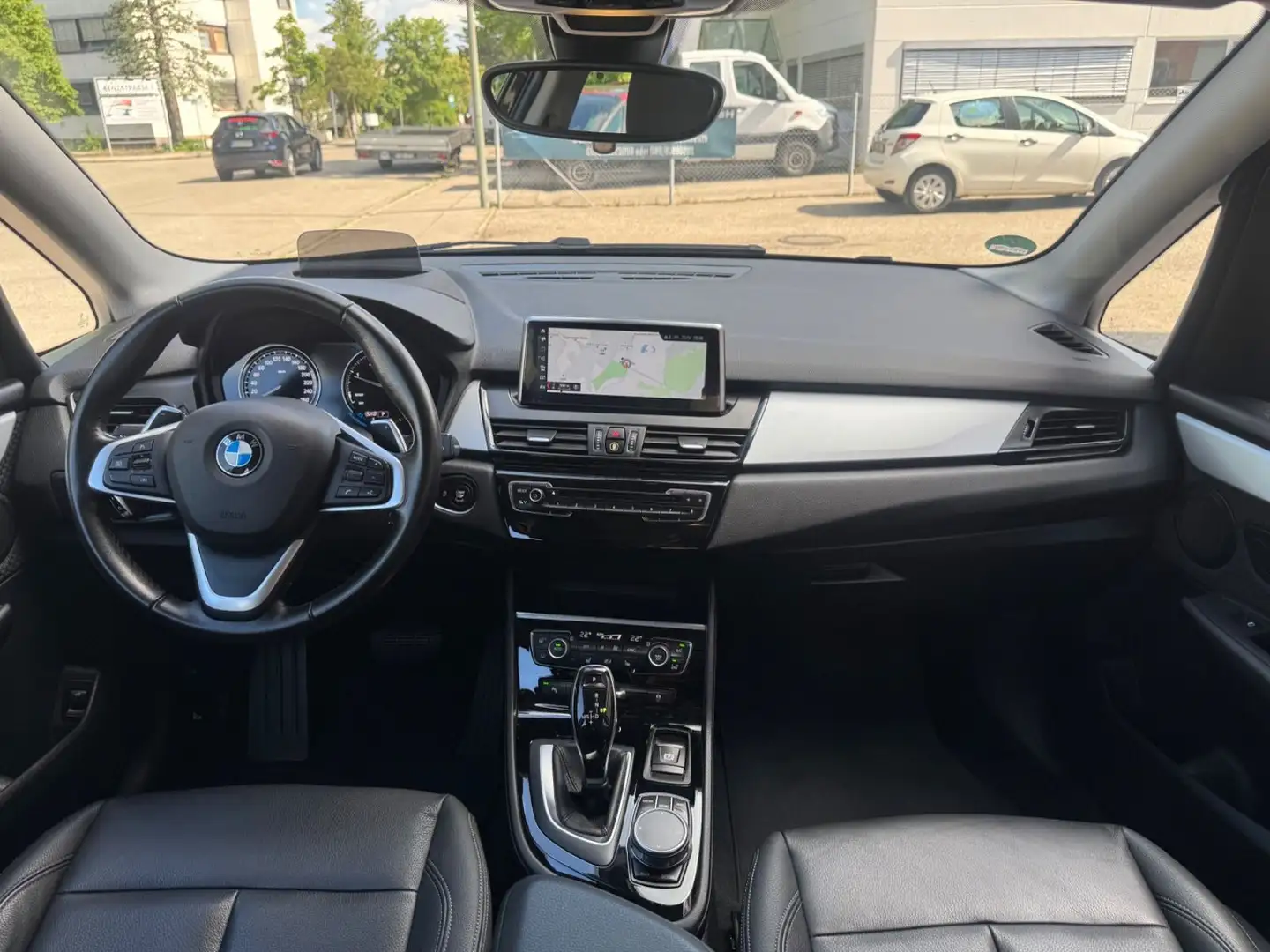BMW 220 220d xDrive/LuxuryLine/LED/Navi/Leder/Key/HUD/18 Schwarz - 2