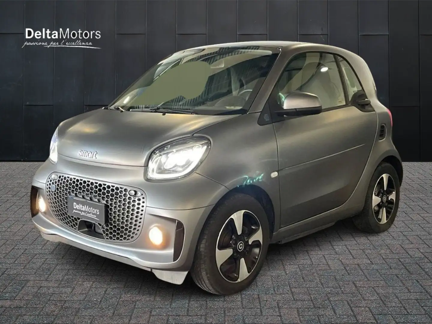 smart forTwo coupe  EQ Passion Grigio - 1