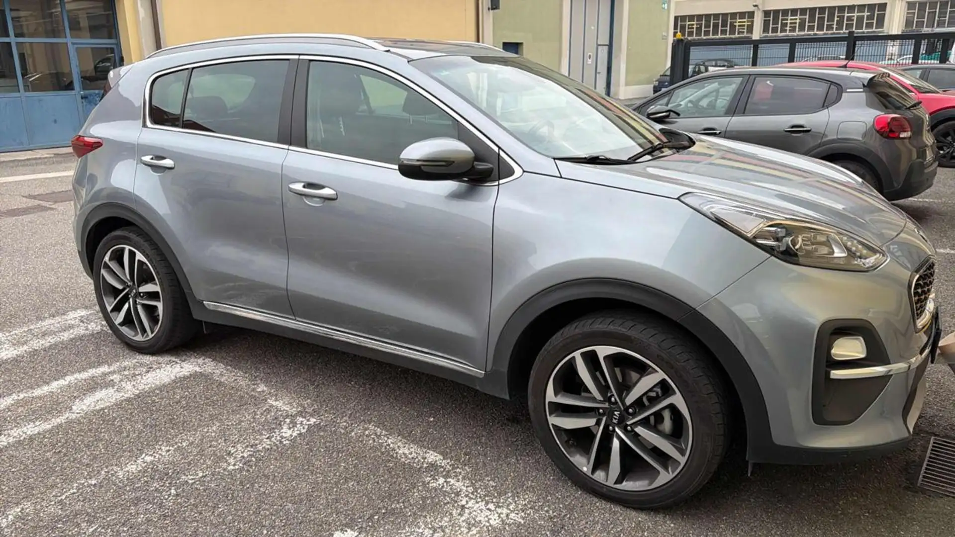 Kia Sportage 1.6 ECOGPL 2WD Style Gris - 2