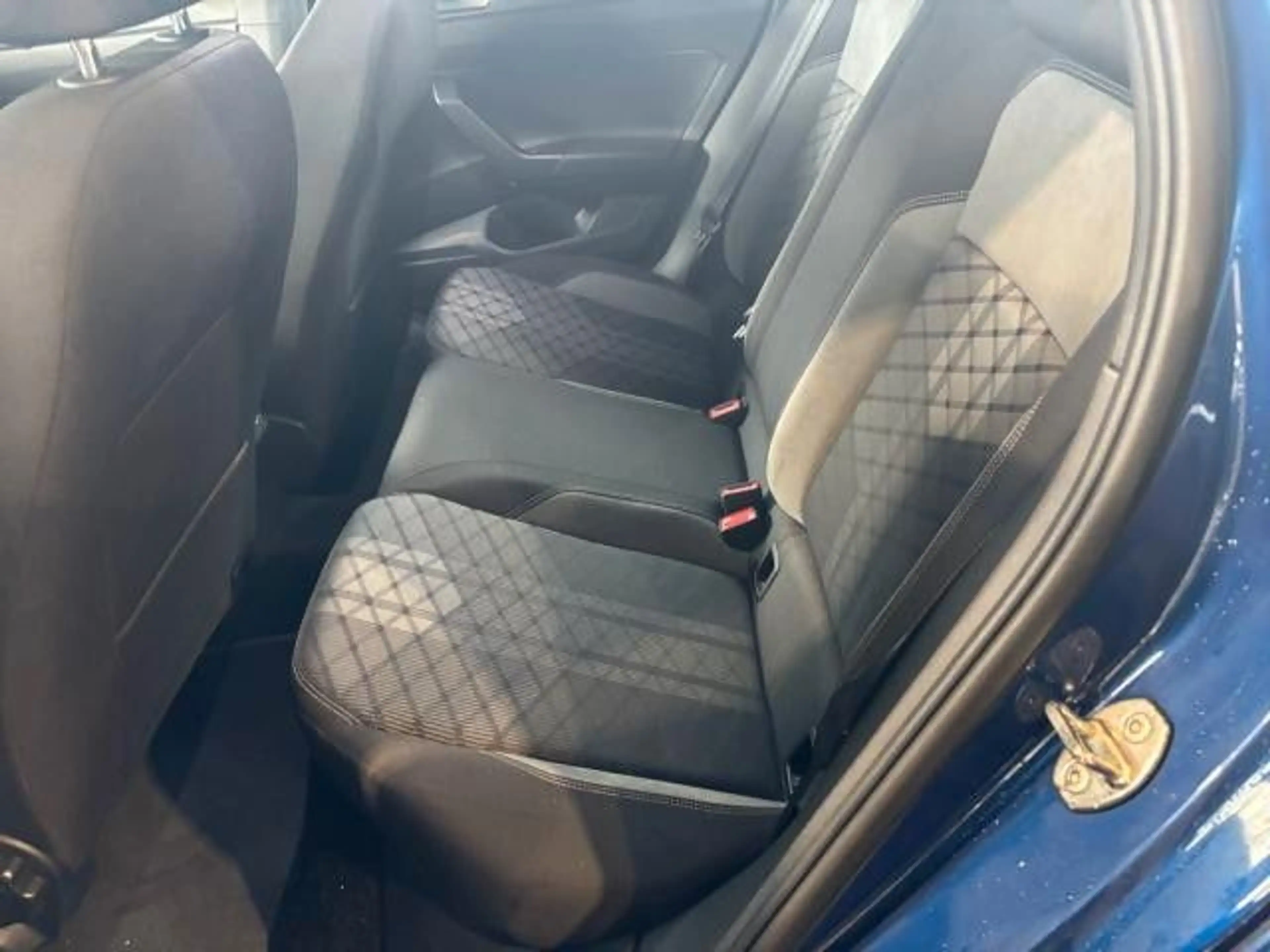 Volkswagen Taigo R-Line 1.0TSI Pano ACC LED Alu17 — photo 7