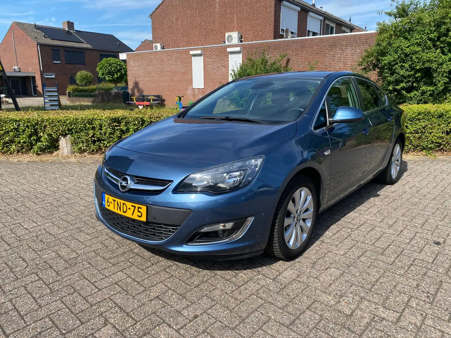 Opel Astra 1.4 Turbo Cosmo Blauw - 2