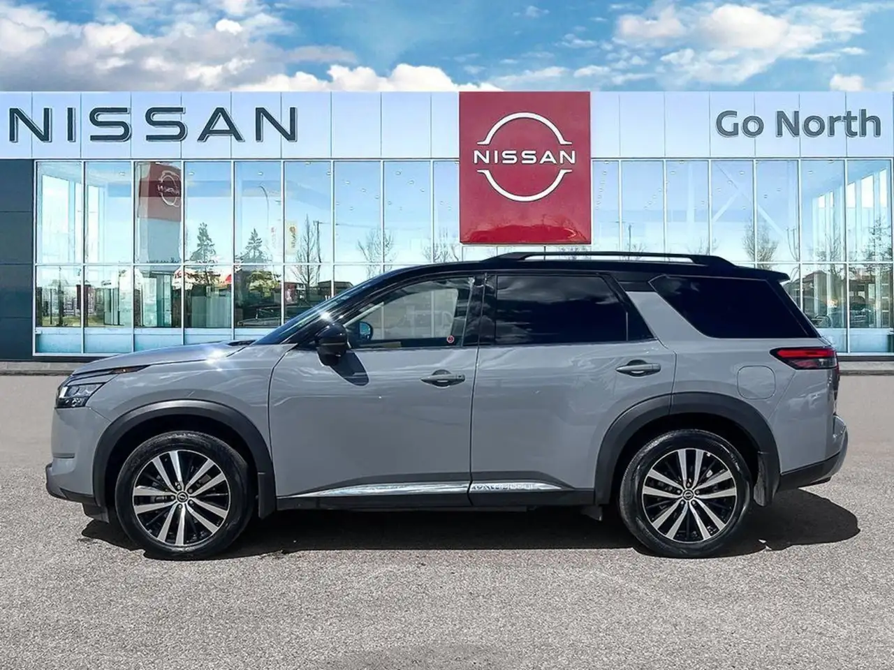 Nissan Pathfinder photo Nissan Pathfinder