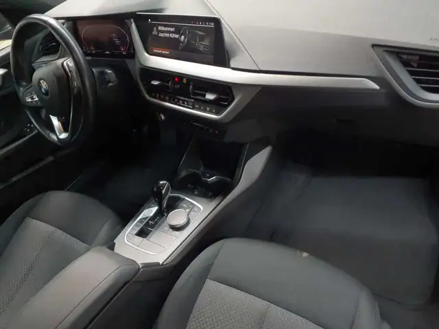 BMW 1 Series view 9