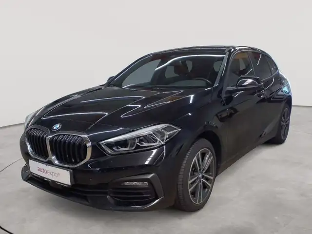 BMW 1 Series view 2
