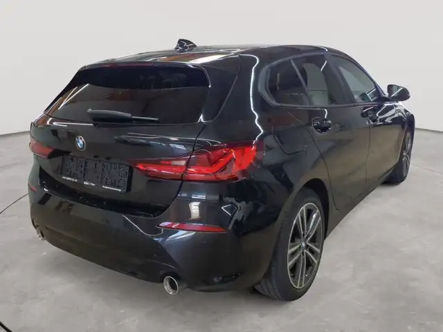 BMW 1 Series view 4