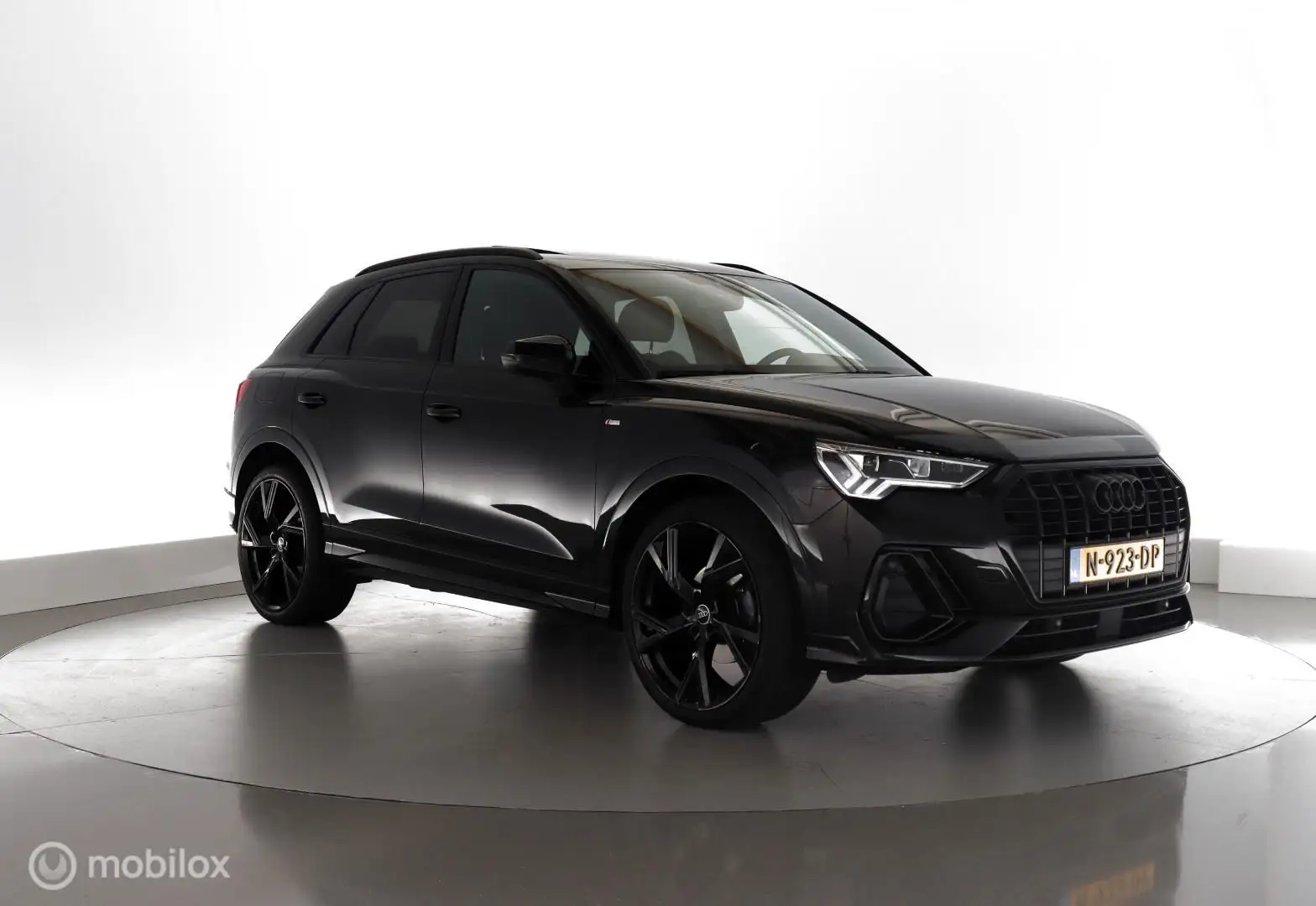 Audi Q3 35 TFSI S Line Pro Line S|black|pano|stoelverw.|le Zwart - 2