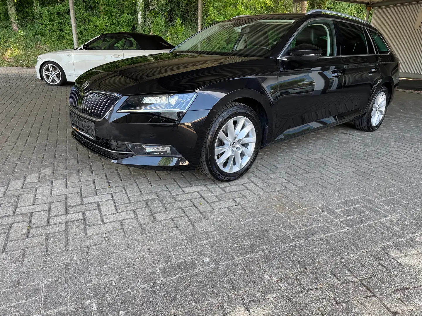 Skoda Superb Style, 1. Hand, Scheckheft gepflegt, top Zustand Nero - 2