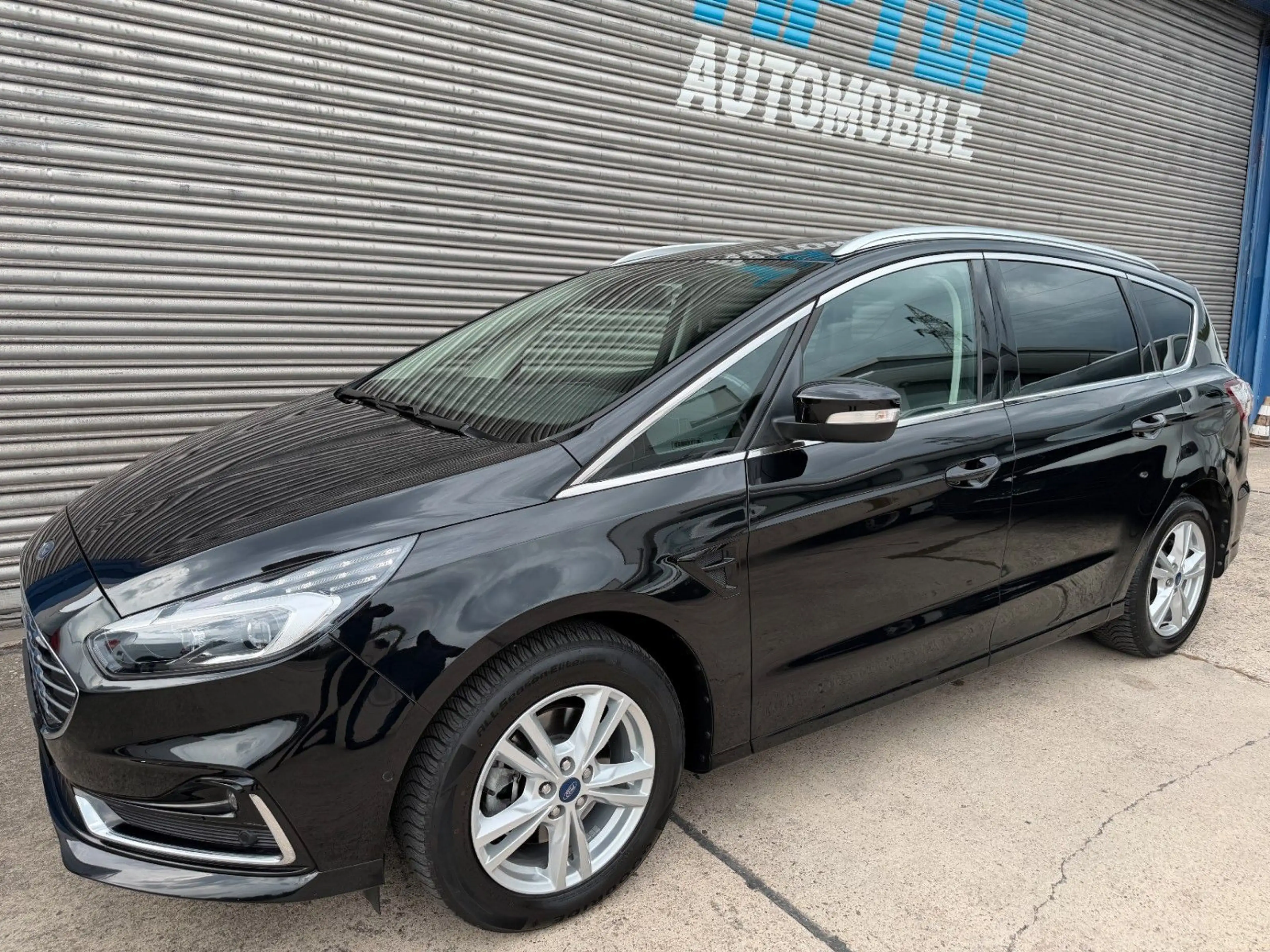 Ford S-Max Hybrid Titanium*7-SITZE*NAVI*AHK*KAMERA*
