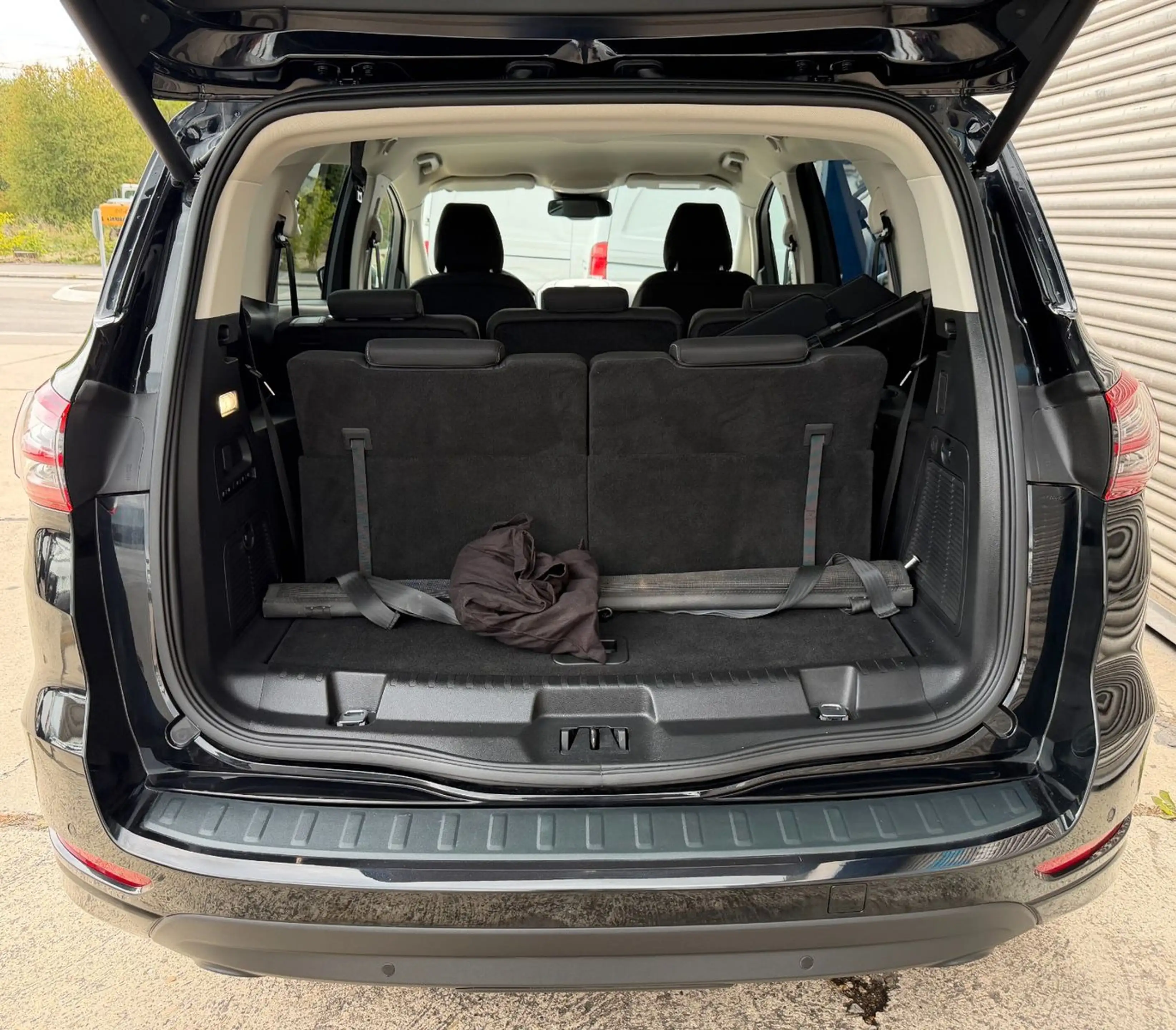 Ford S-Max Hybrid Titanium*7-SITZE*NAVI*AHK*KAMERA* — photo 9
