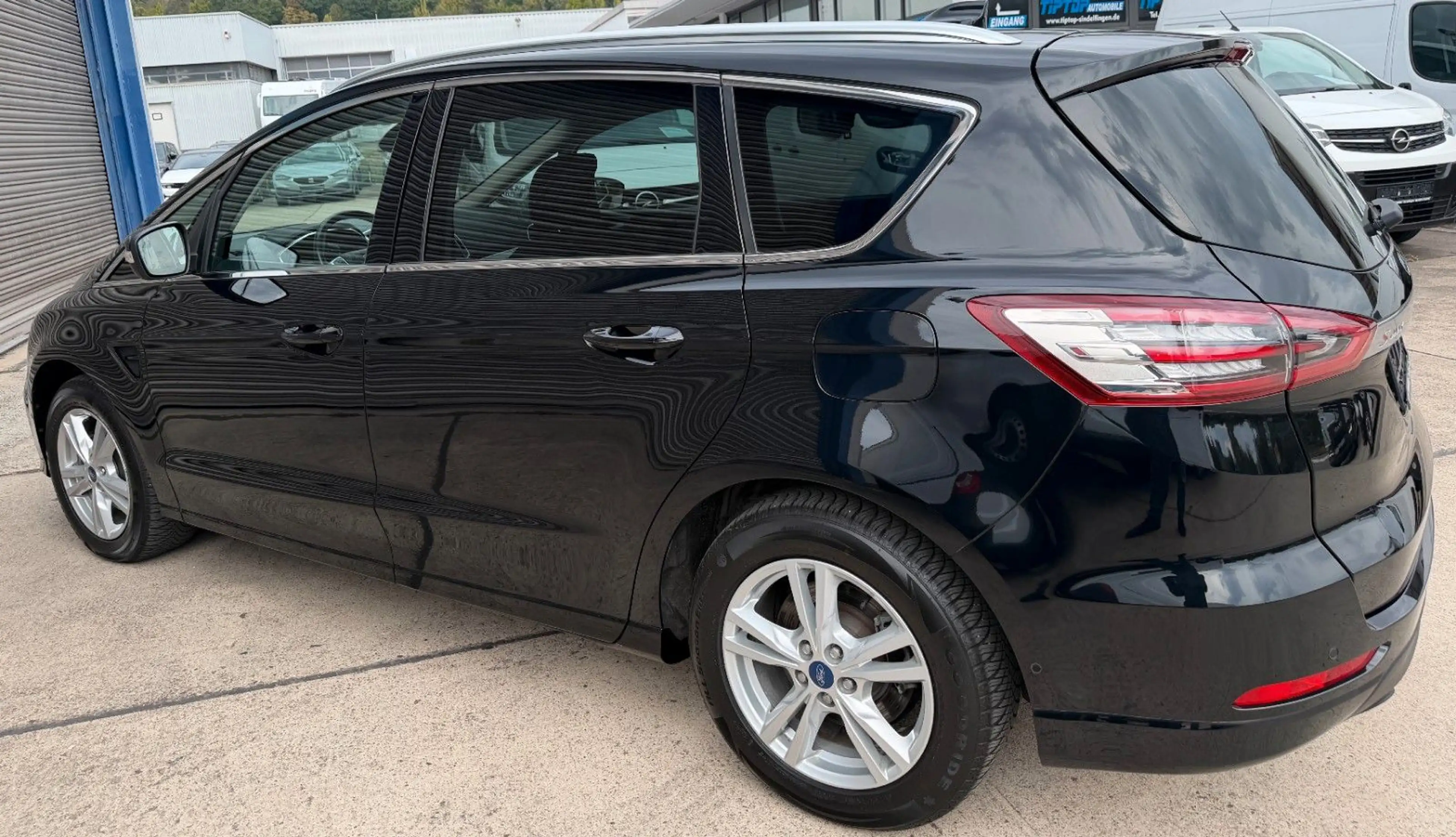 Ford S-Max Hybrid Titanium*7-SITZE*NAVI*AHK*KAMERA* — photo 3