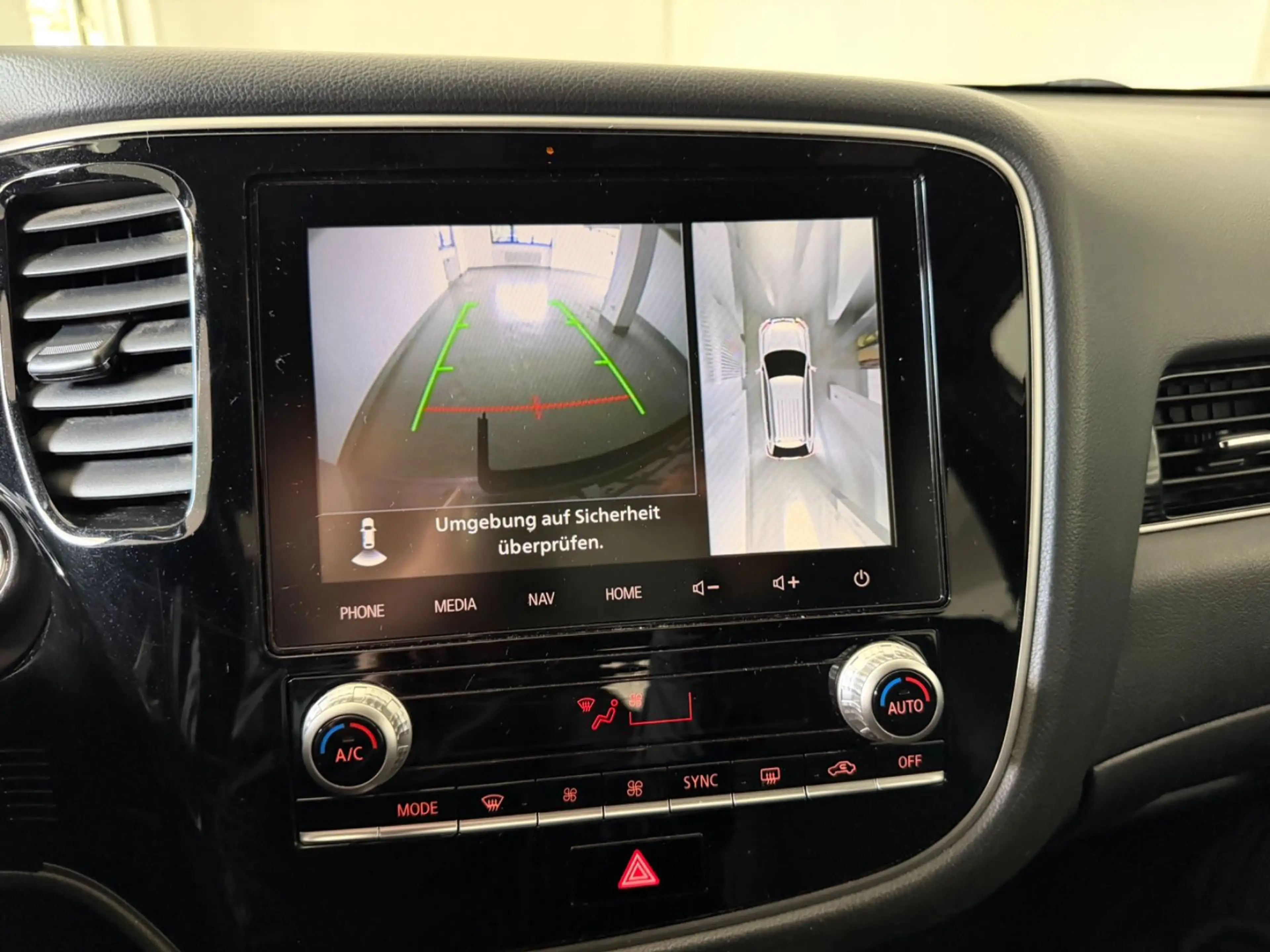 Mitsubishi Outlander E PHEV 4WD Leder Kamera LED — photo 9
