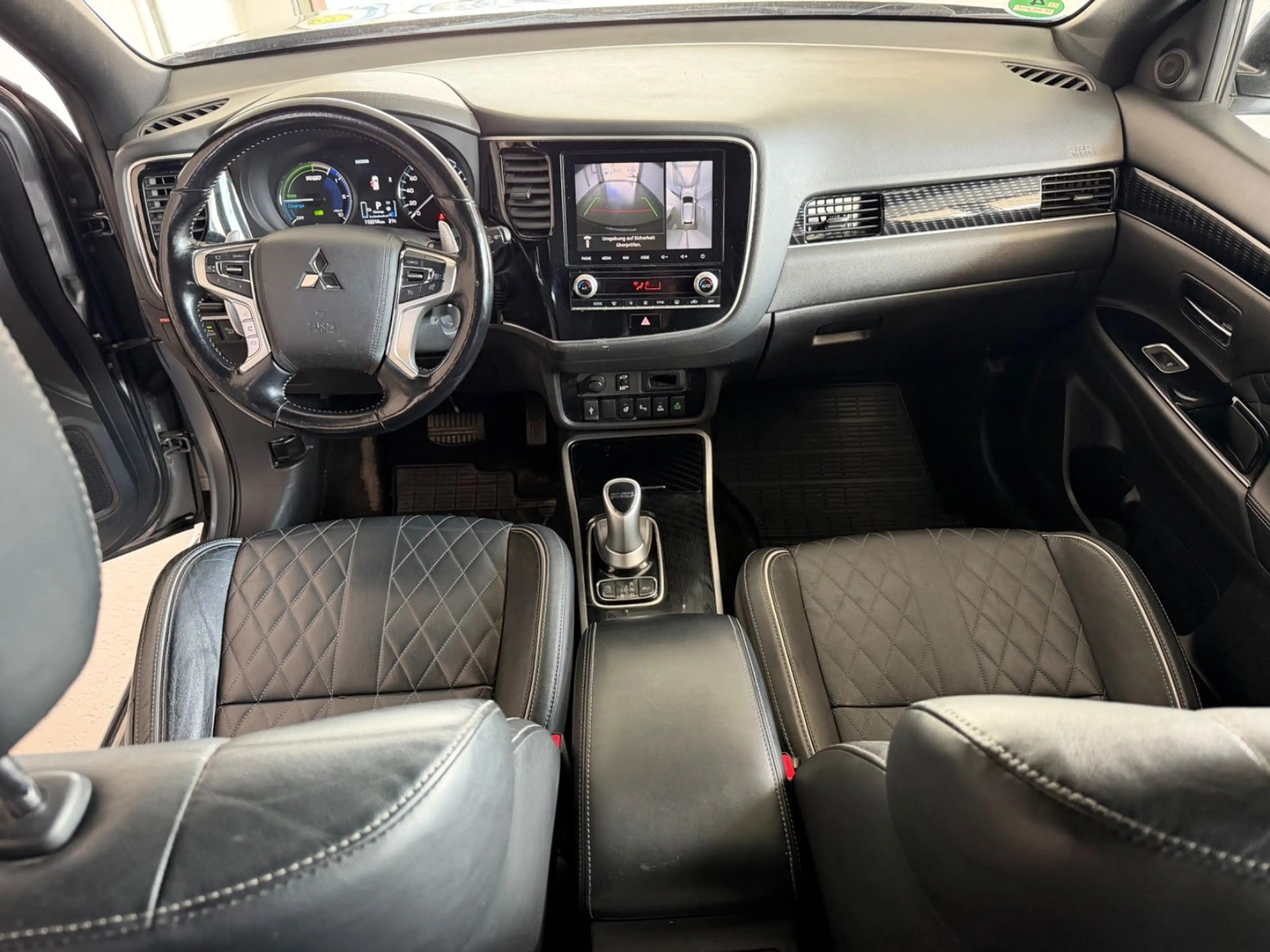 Mitsubishi Outlander E PHEV 4WD Leder Kamera LED — photo 2