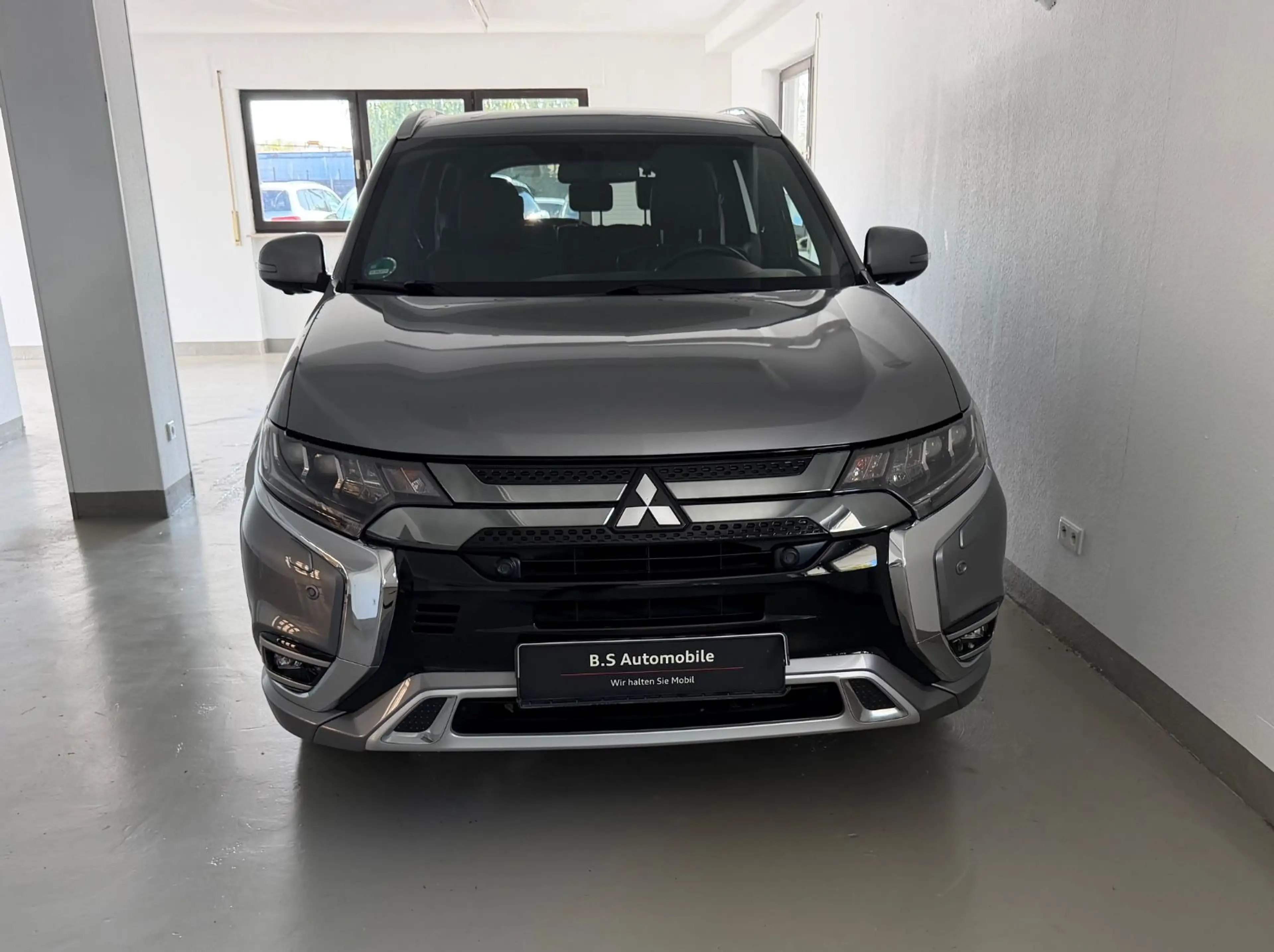 Mitsubishi Outlander E PHEV 4WD Leder Kamera LED — photo 4