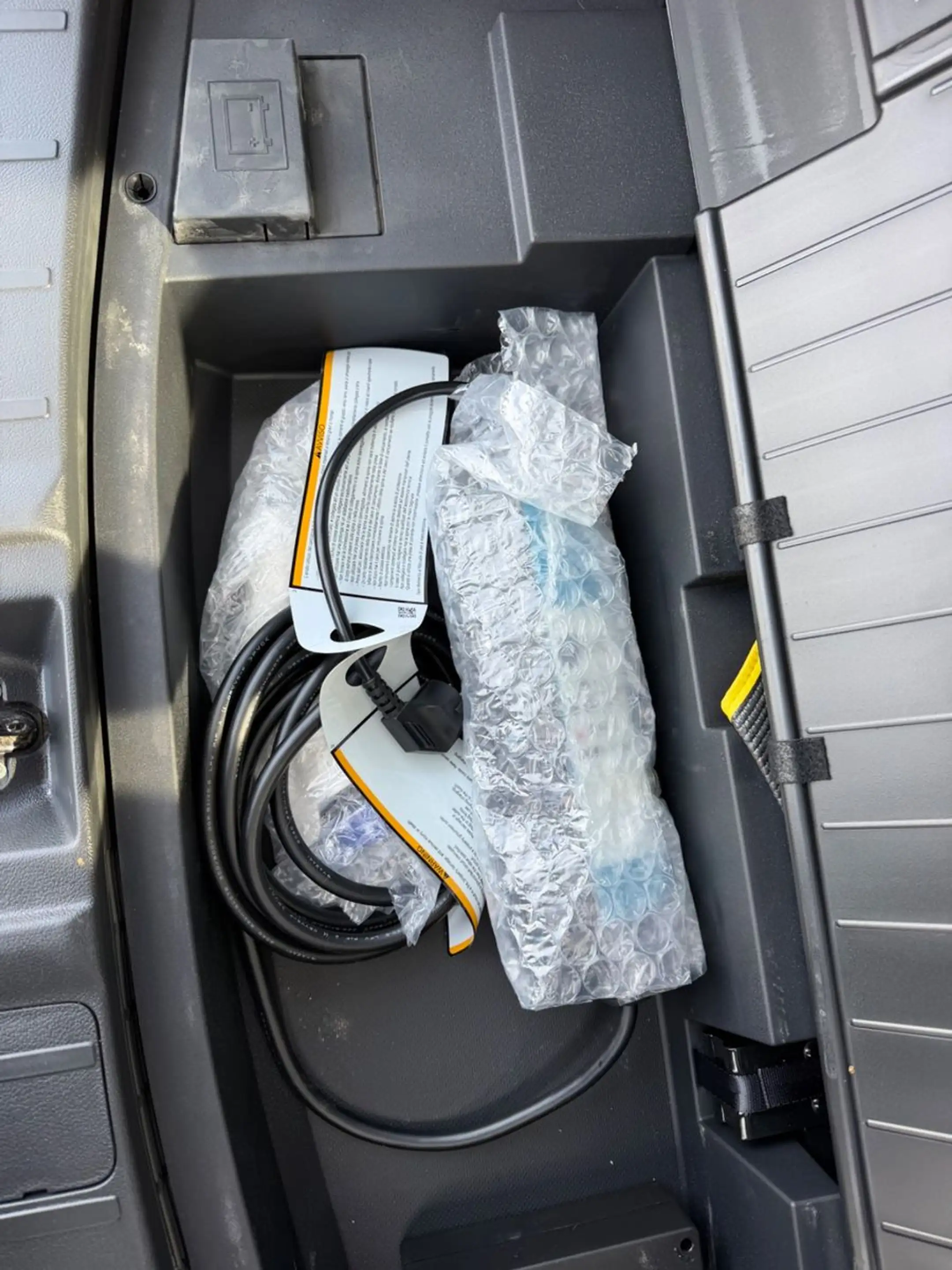Mitsubishi Outlander E PHEV 4WD Leder Kamera LED — photo 14