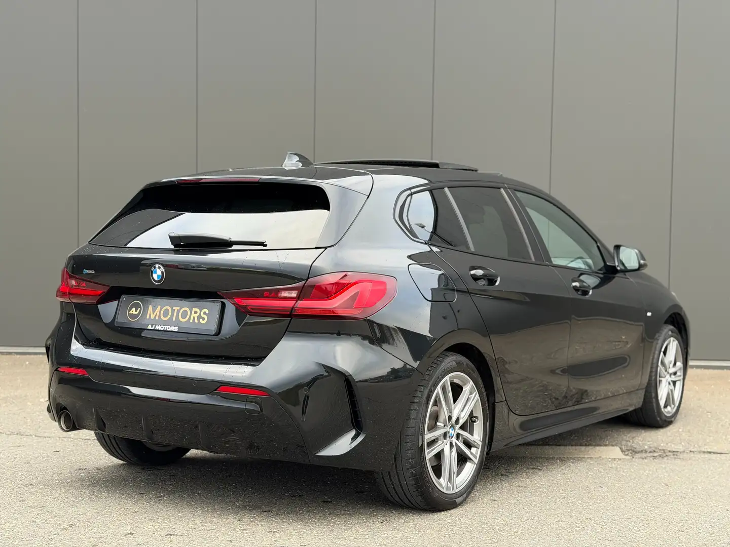 BMW 116 dA 116cv - Pack M - Toit ouvrant - Hifi - Cockpit Noir - 2