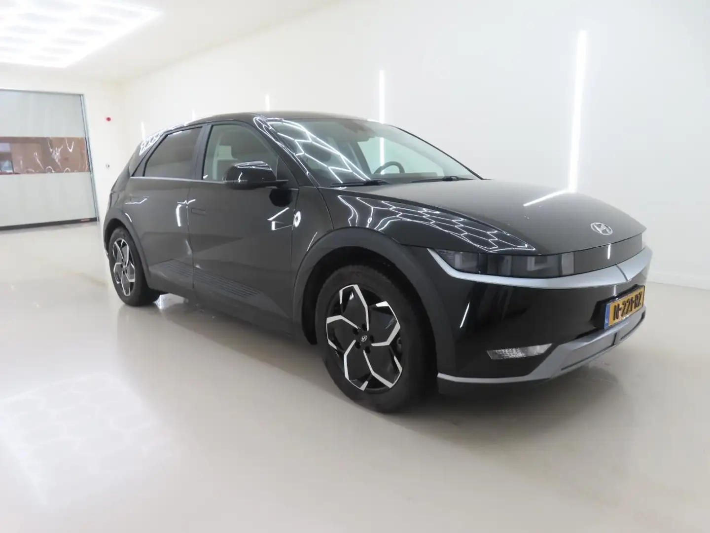 Hyundai IONIQ 5 Style 58 kWh SOH 98% Warmtepomp Airco ECC Navi Car Noir - 2