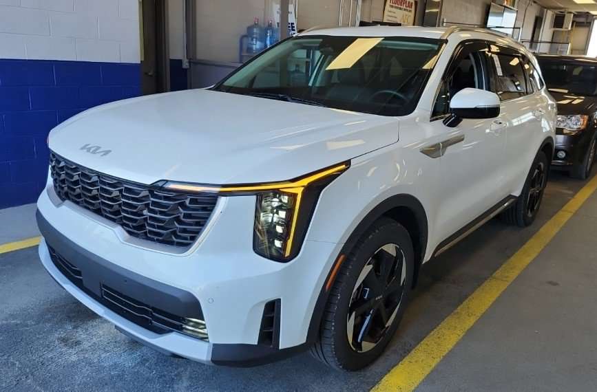 2025 Kia Sorento EX AWD | Leather | Smart Cruise | Heated Wheel + S