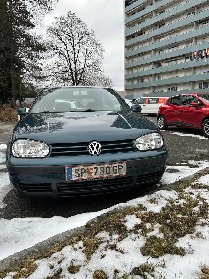 Volkswagen Golf - 1