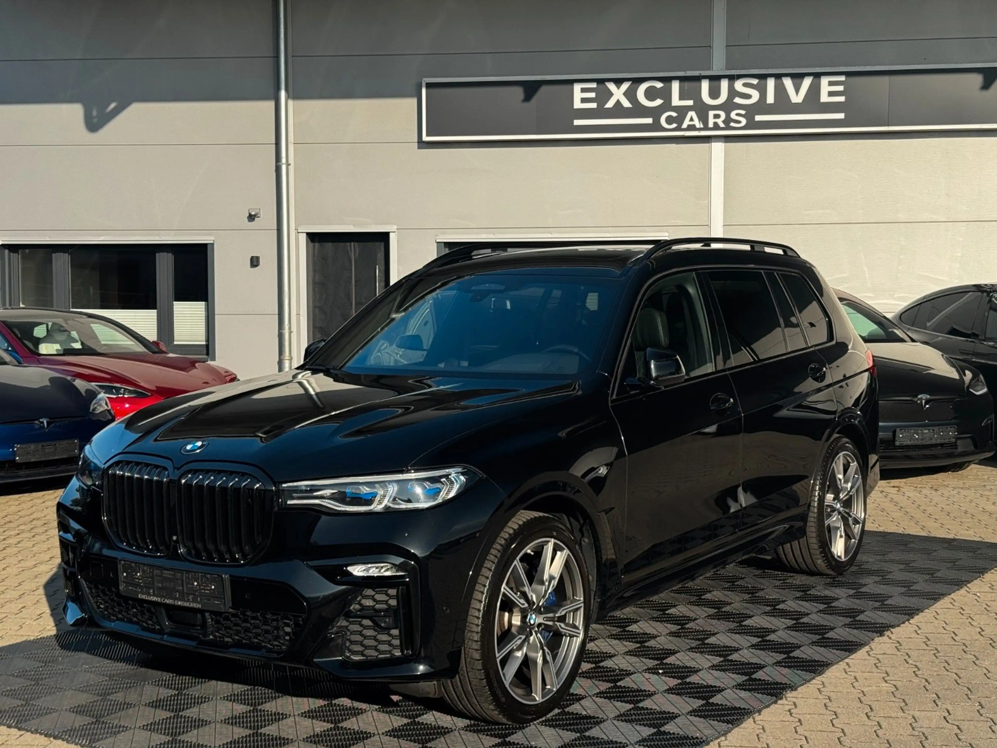 BMW X7 xDrive M50 i / EXECUTIVE / SKYLOUNGE / LASER