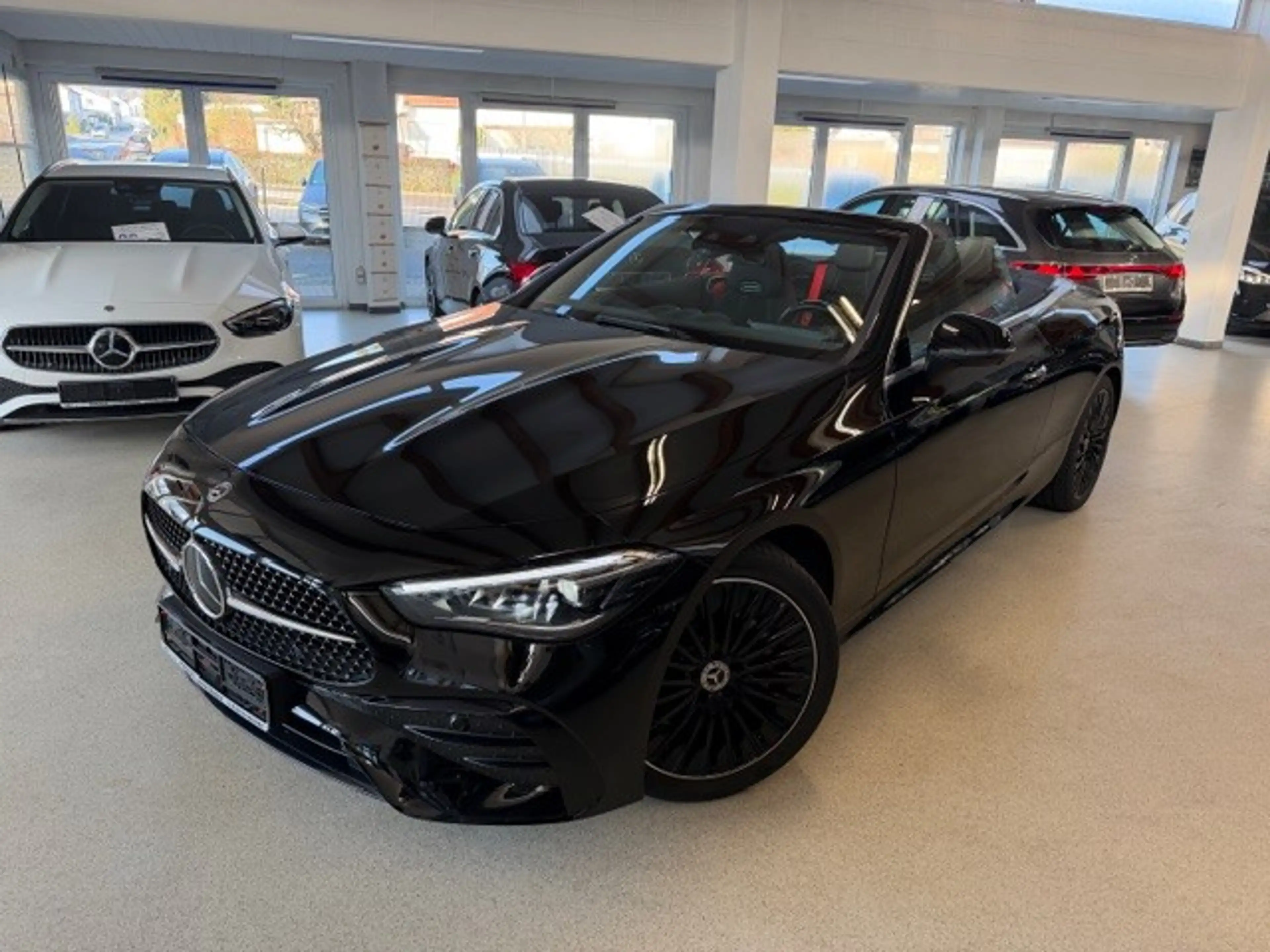 Mercedes-Benz CLE 220 d Cabrio+AMG+Night+AHK+DISTRONIC+360 Grad-Kameras+ — photo 3