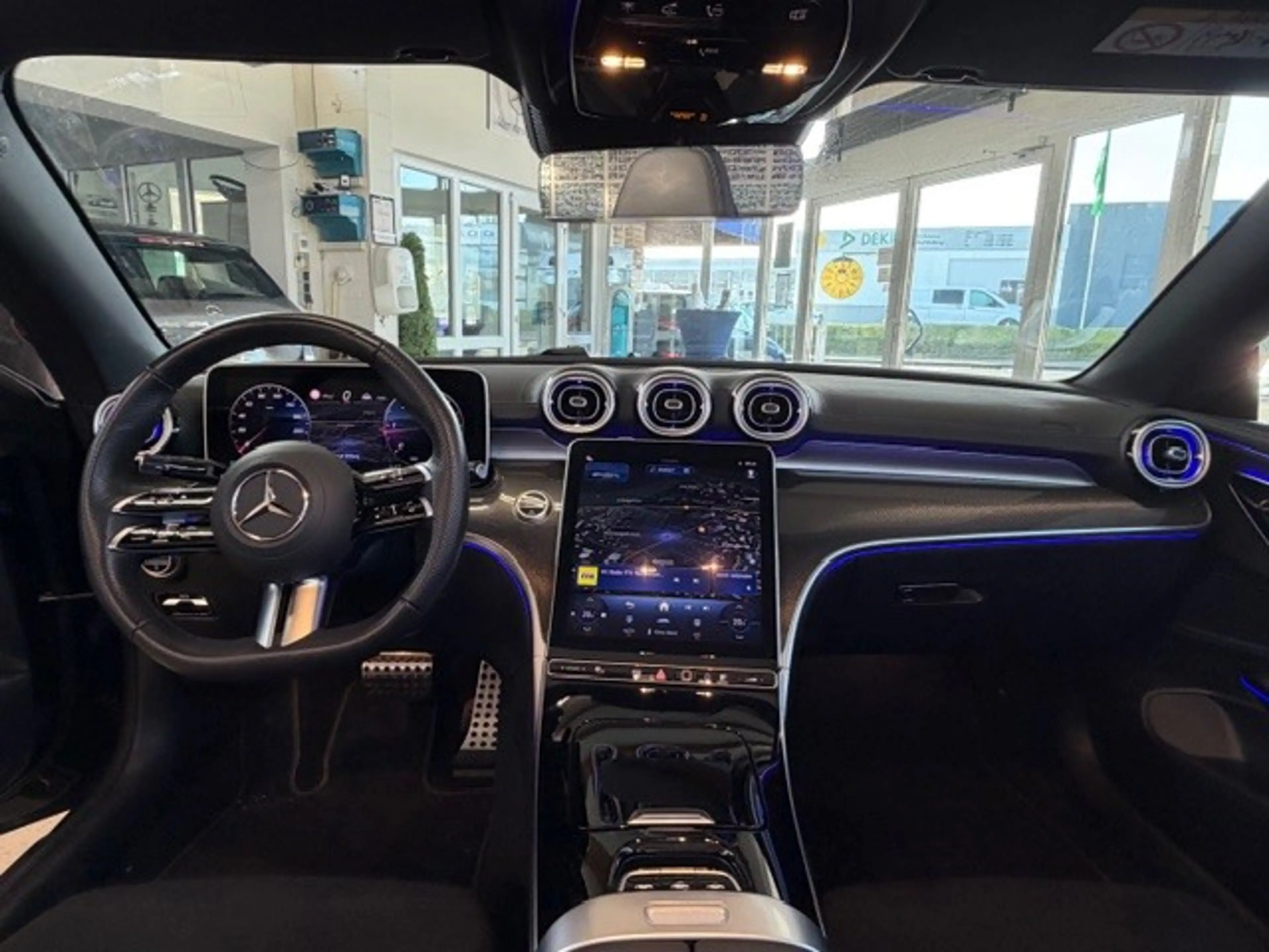 Mercedes-Benz CLE 220 d Cabrio+AMG+Night+AHK+DISTRONIC+360 Grad-Kameras+ — photo 15