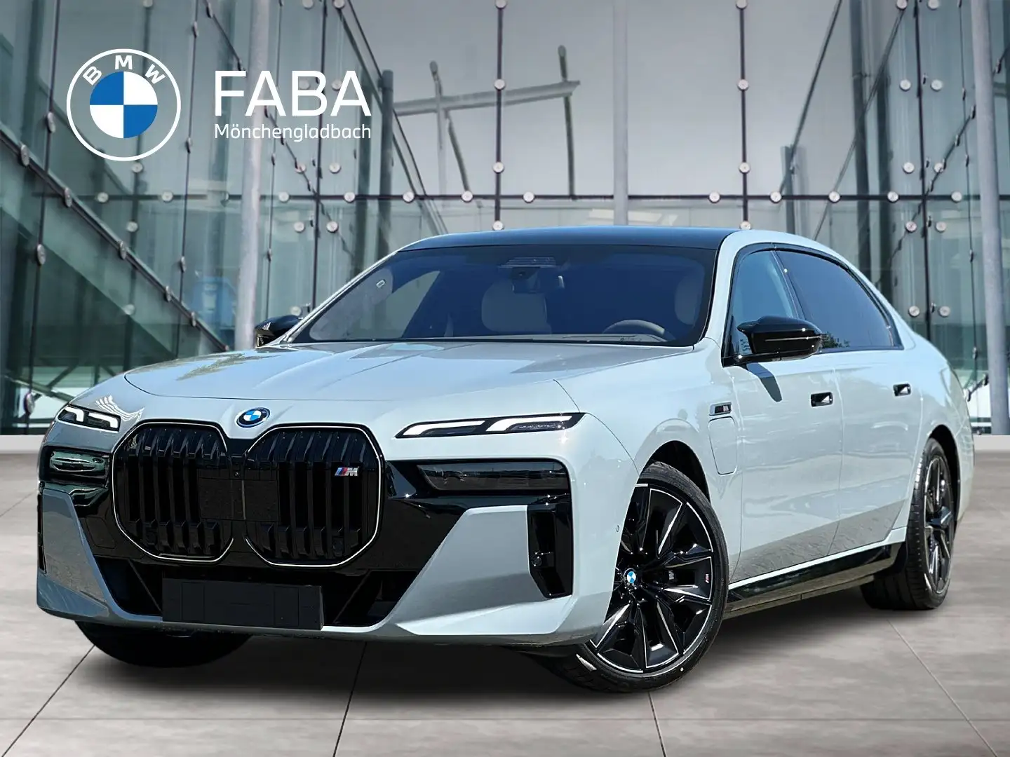 BMW 760 M760e xDrive Limousine Sportpaket B&W Surround Grijs - 1