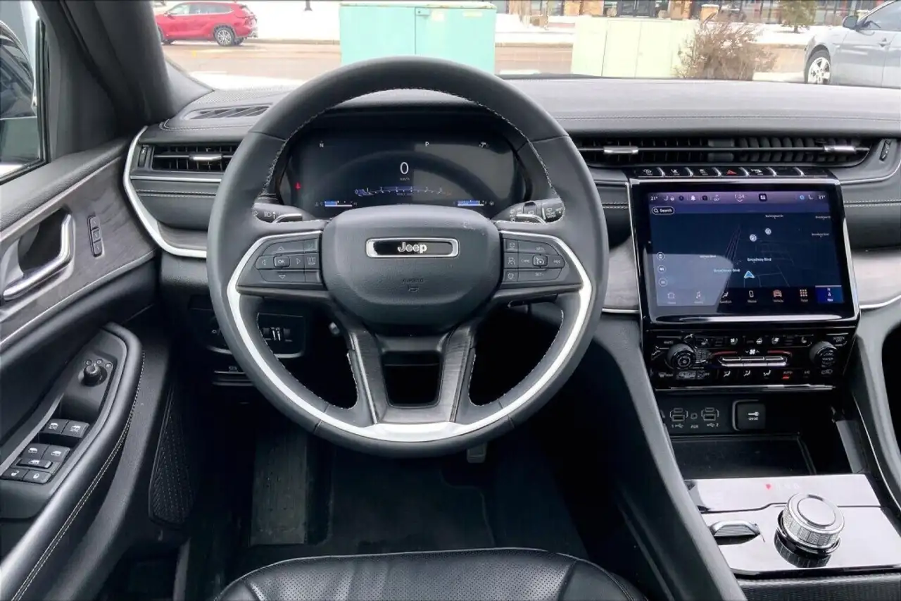 Jeep Grand Cherokee снимка Jeep Grand Cherokee